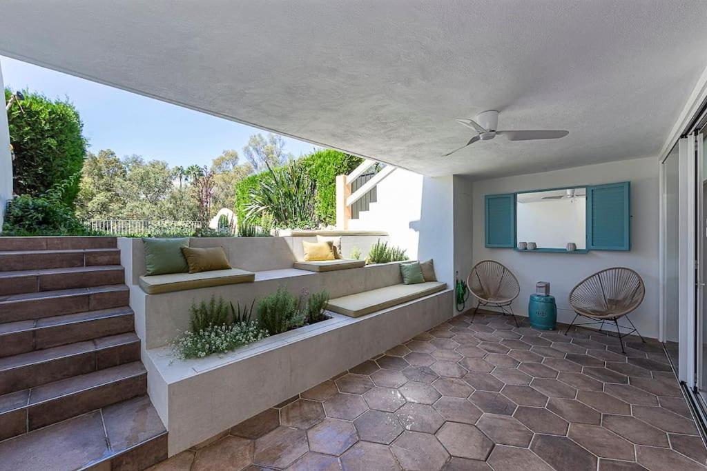 Villa Luxury 5-bedroom Townhouse In Puente *