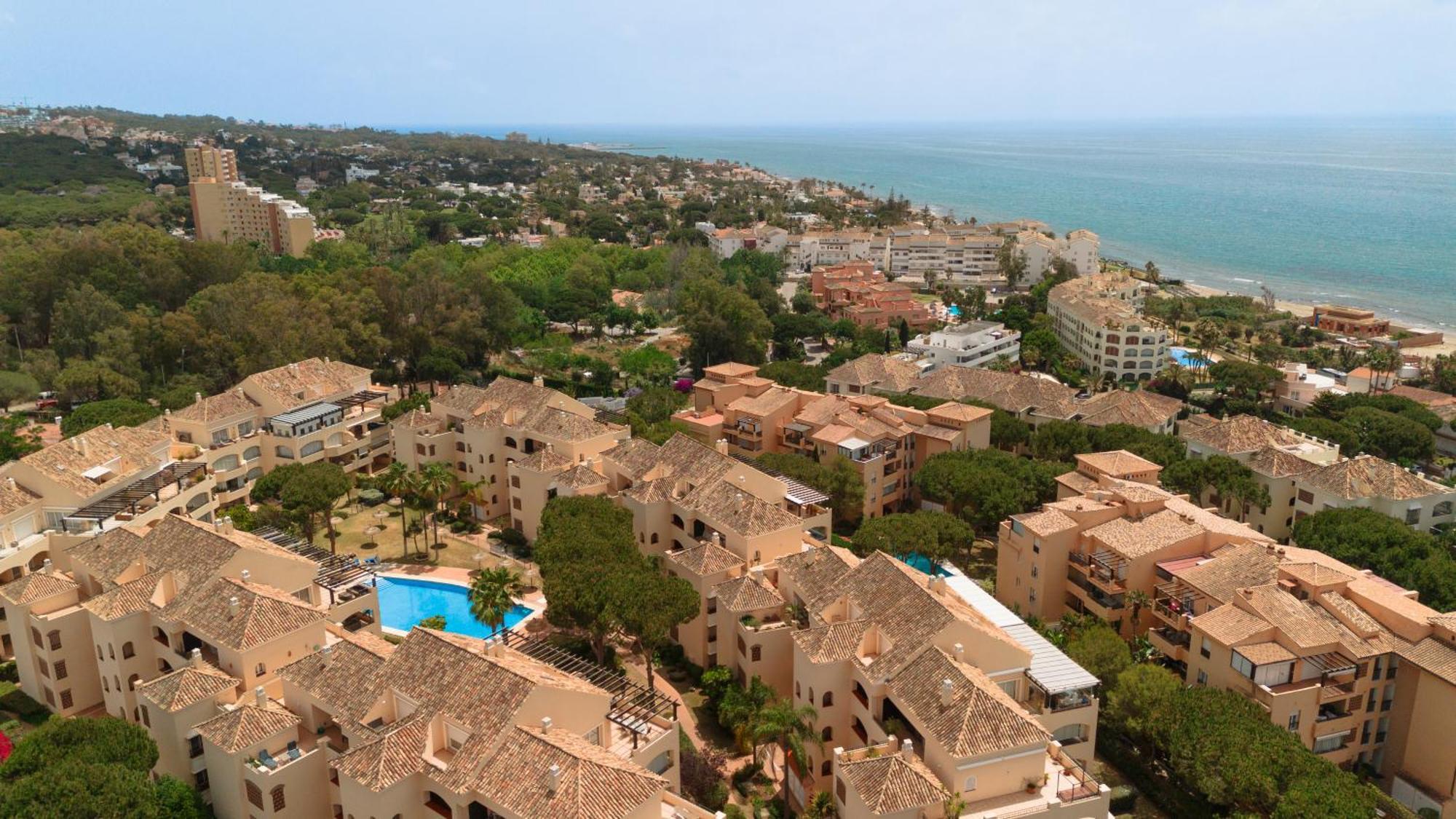 2 Bedroom Next To The In Elviria, Appartement Marbella