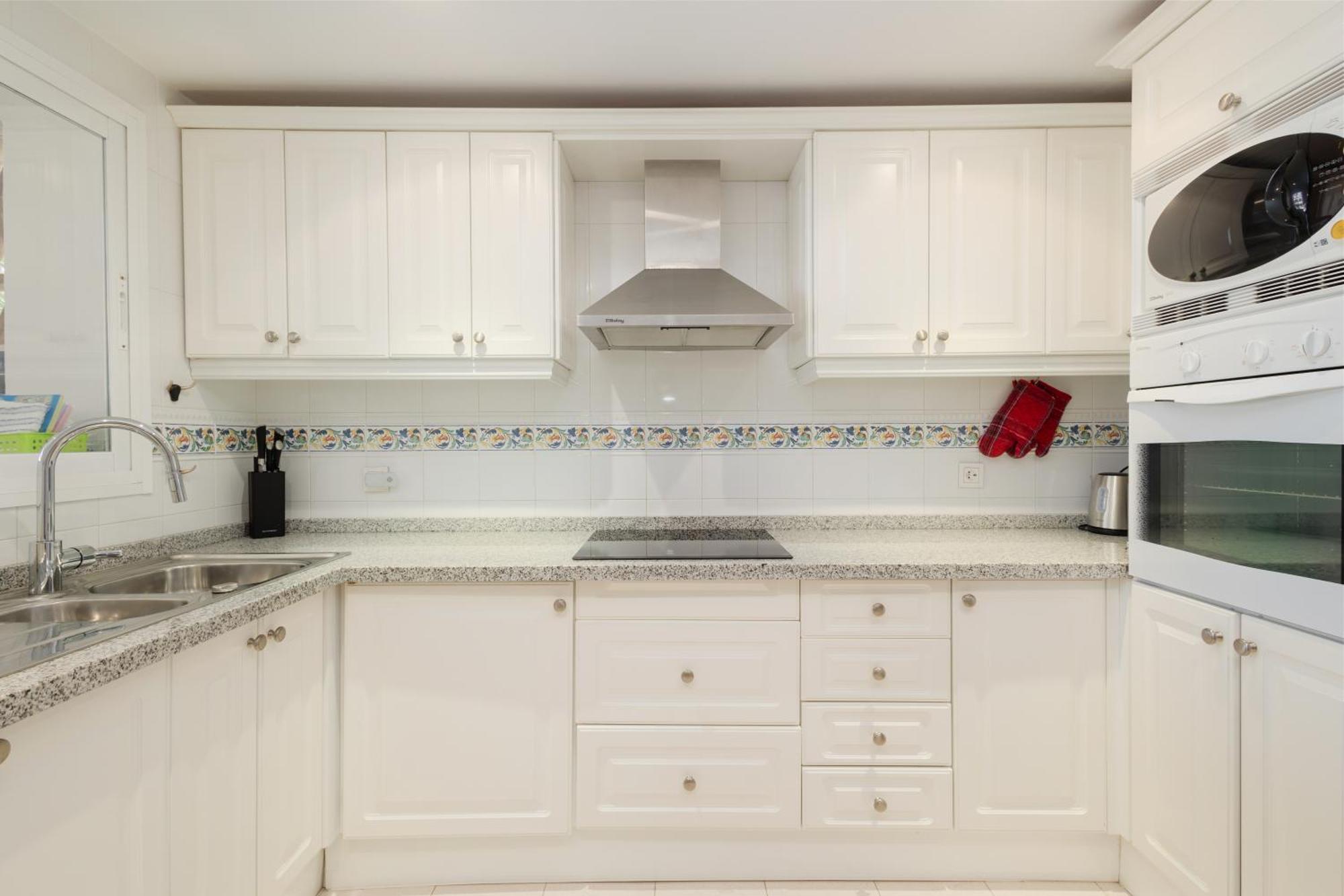 2 Bedroom Next To The In Elviria, Appartement