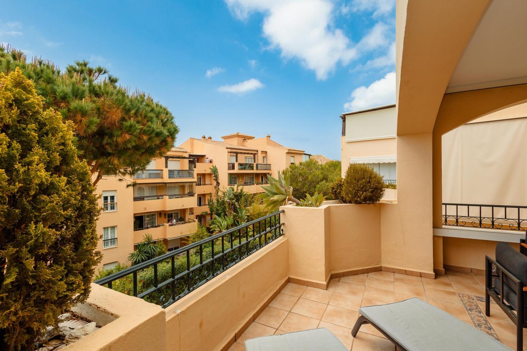 Appartement 2 Bedroom Next To The In Elviria,
