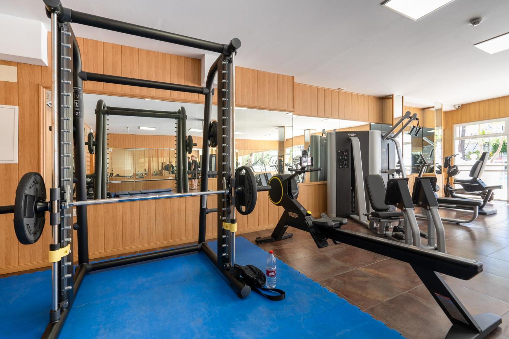 Sunny 2br In With 3 Pools, Restaurant, Gym And Playground Appartement Marbella
