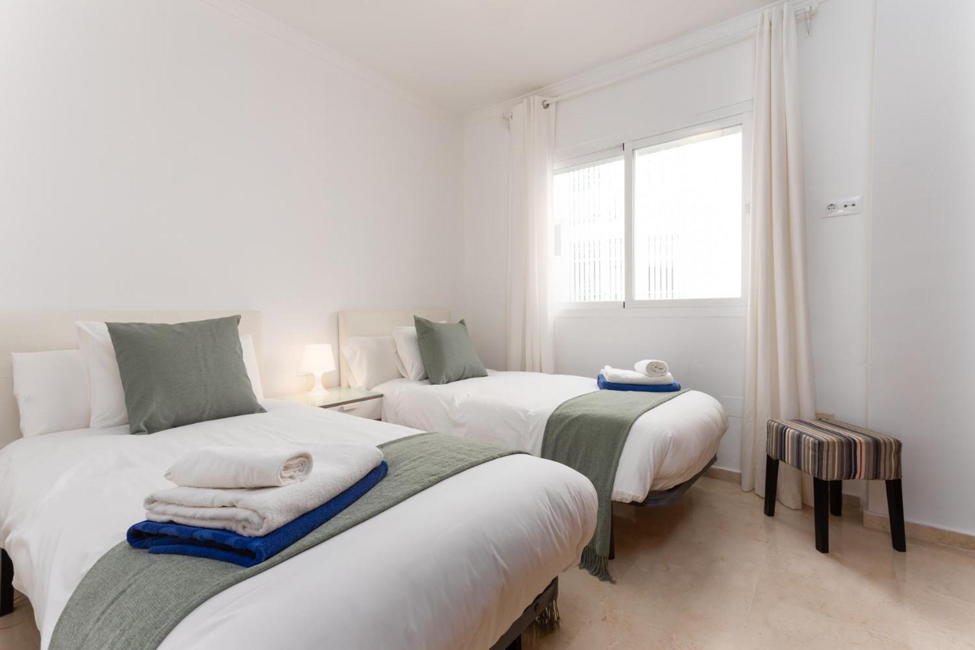 Two Bedrooms Avenida Del Mar Apartment Marbella