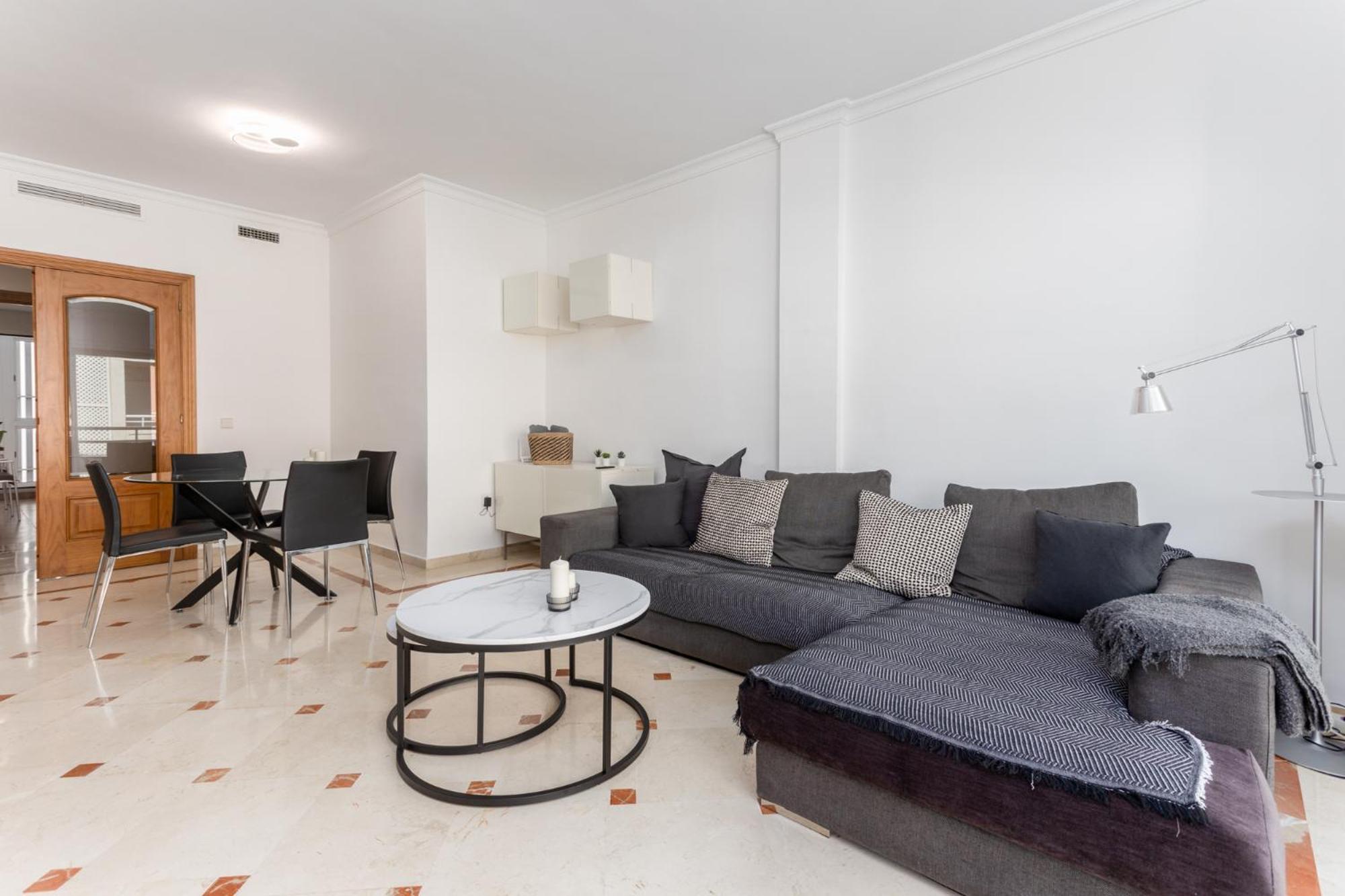 Two Bedrooms Avenida Del Mar Marbella