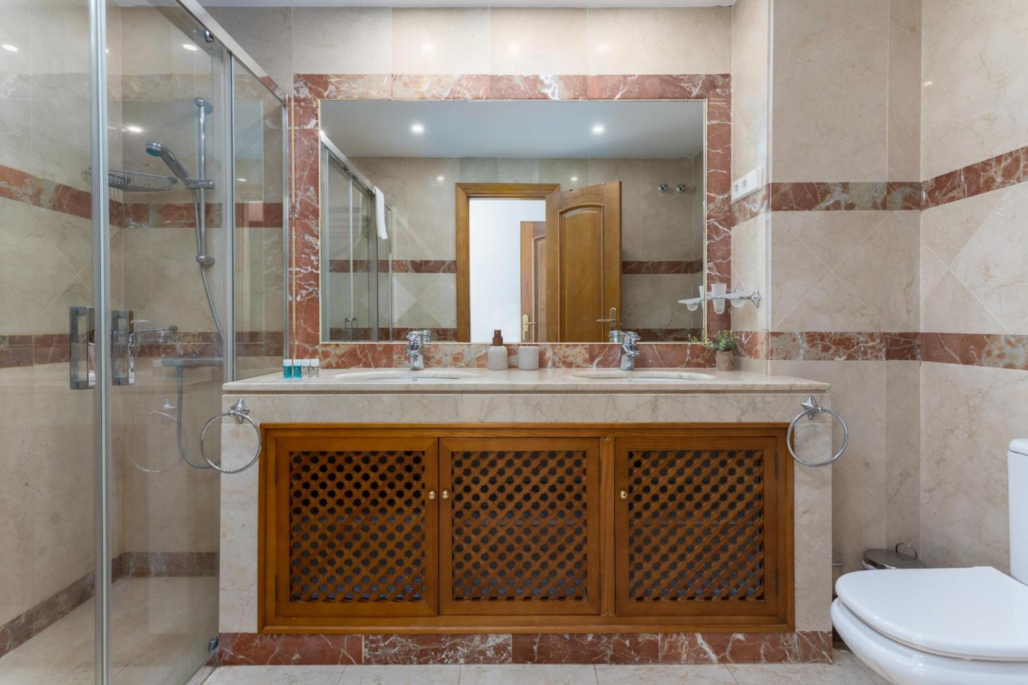 Two Bedrooms Avenida Del Mar * Marbella