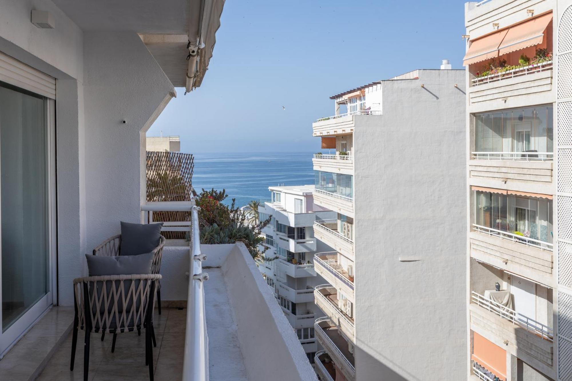 Two Bedrooms Avenida Del Mar Apartment Marbella