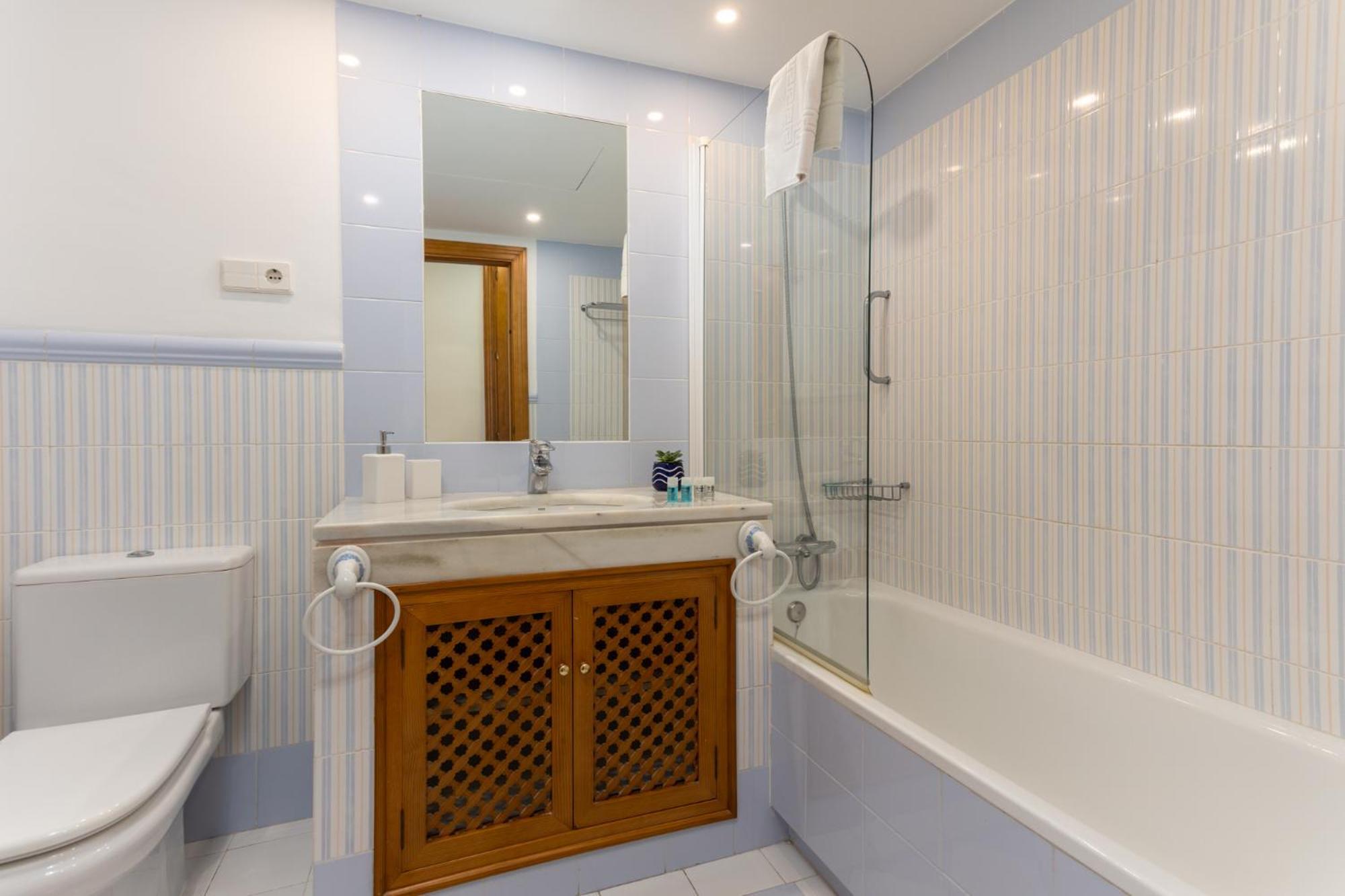 Two Bedrooms Avenida Del Mar Marbella