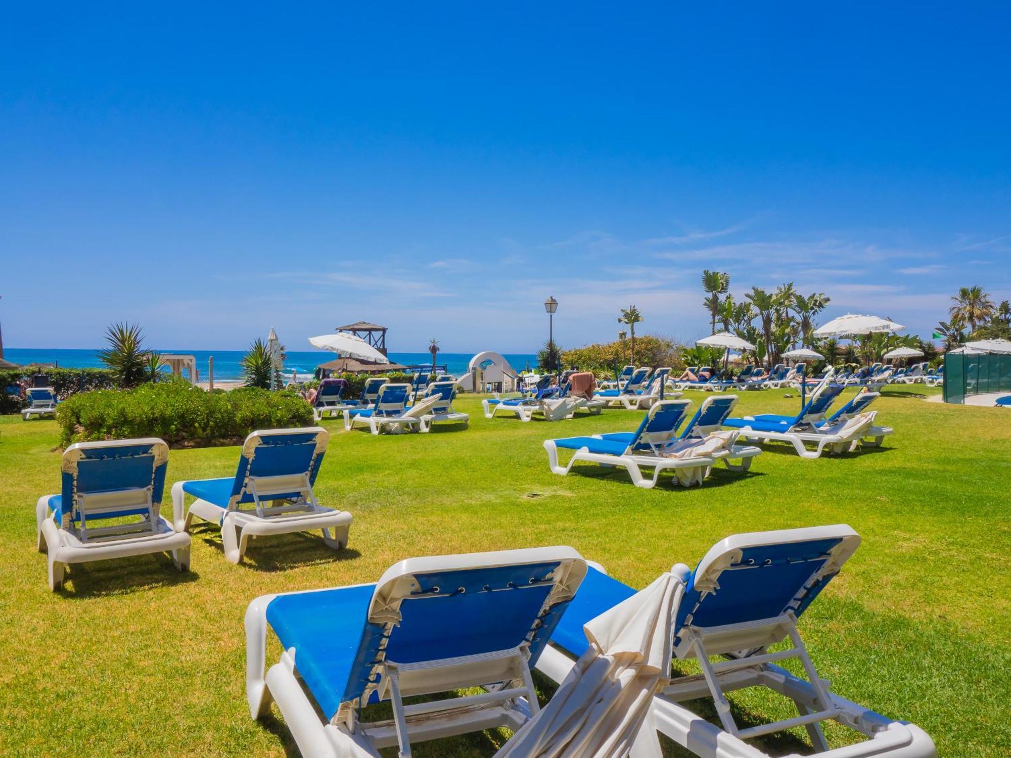 Cubo's Penthouse Cabopino Port & Parking