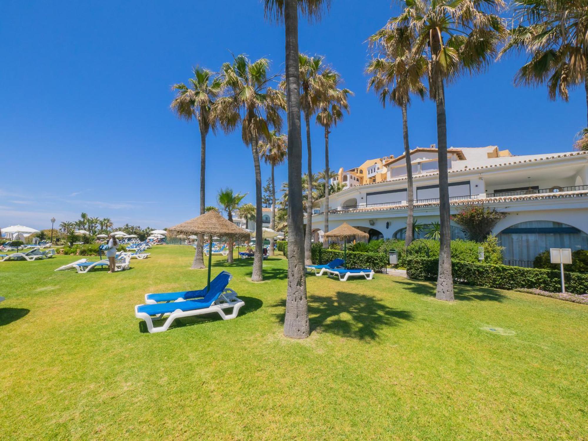 Cubo's Penthouse Cabopino Port & Parking Marbella