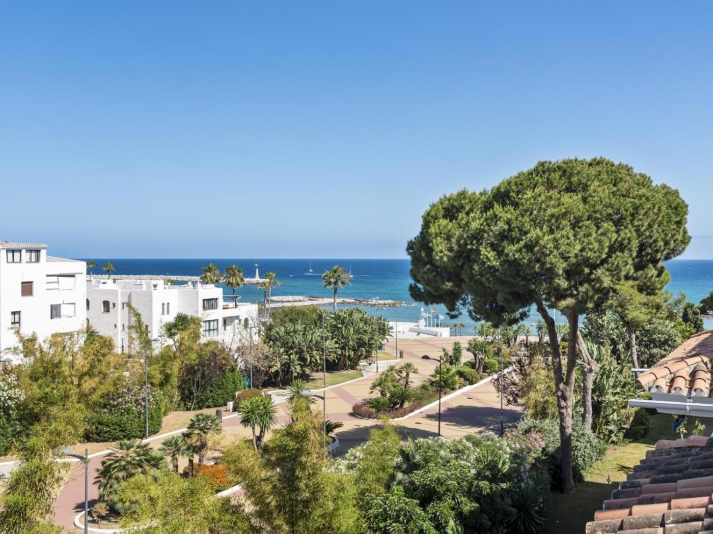 Apartment Soleado Atico Frente Al Mar En Puerto Banus