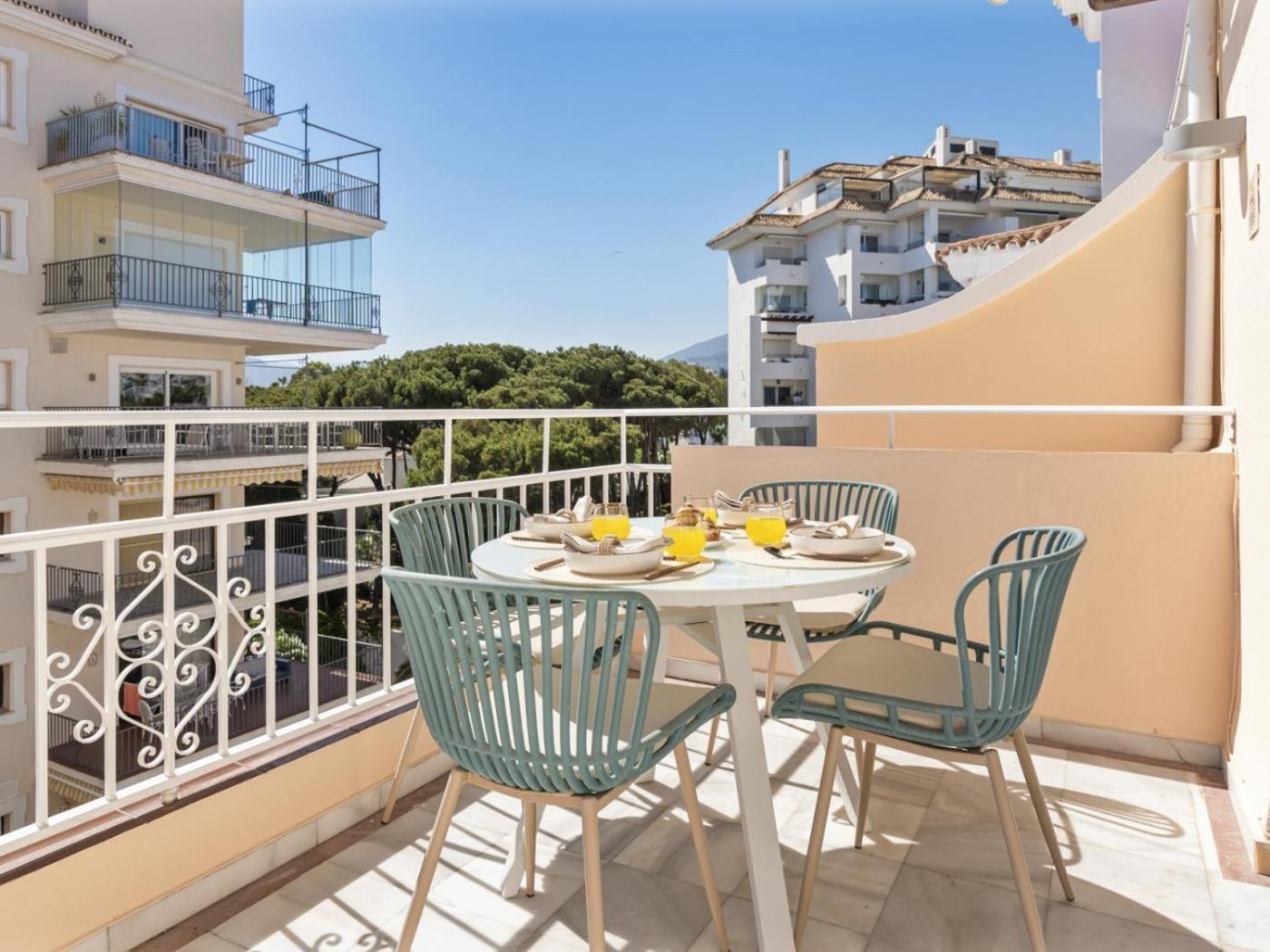 Apartment Soleado Atico Frente Al Mar En Puerto Banus