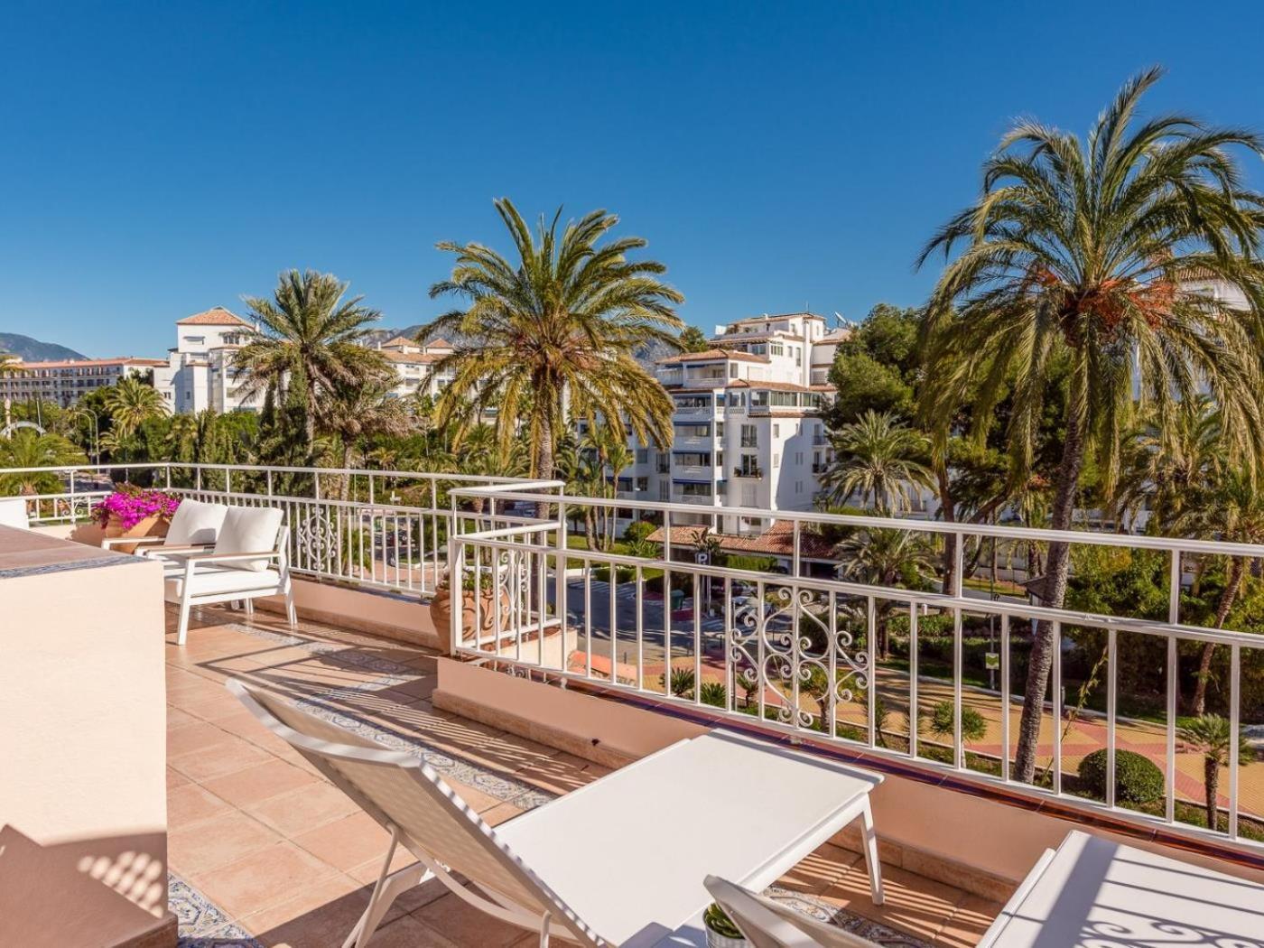 Apartment Soleado Atico Frente Al Mar En Puerto Banus