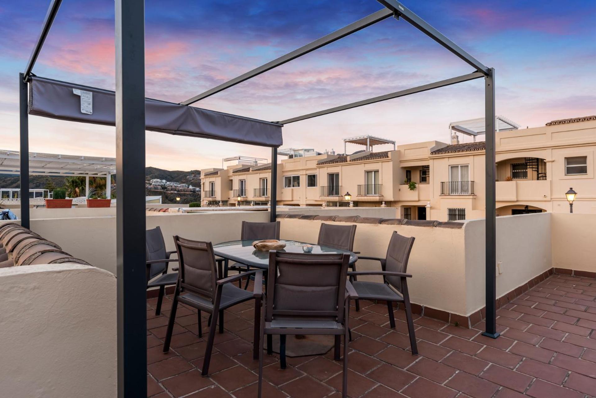 La Quinta Hills - Modern Andalusian-style With Rooftop Terrace *