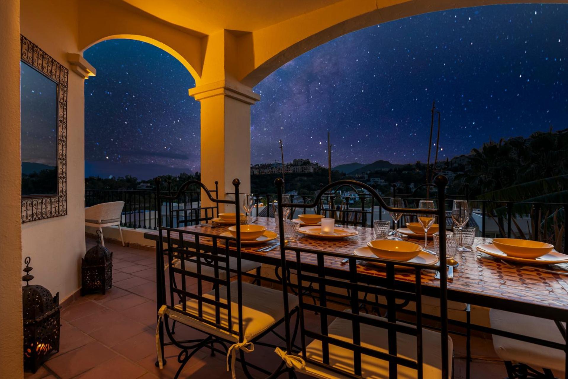 La Quinta Hills - Modern Andalusian-style With Rooftop Terrace