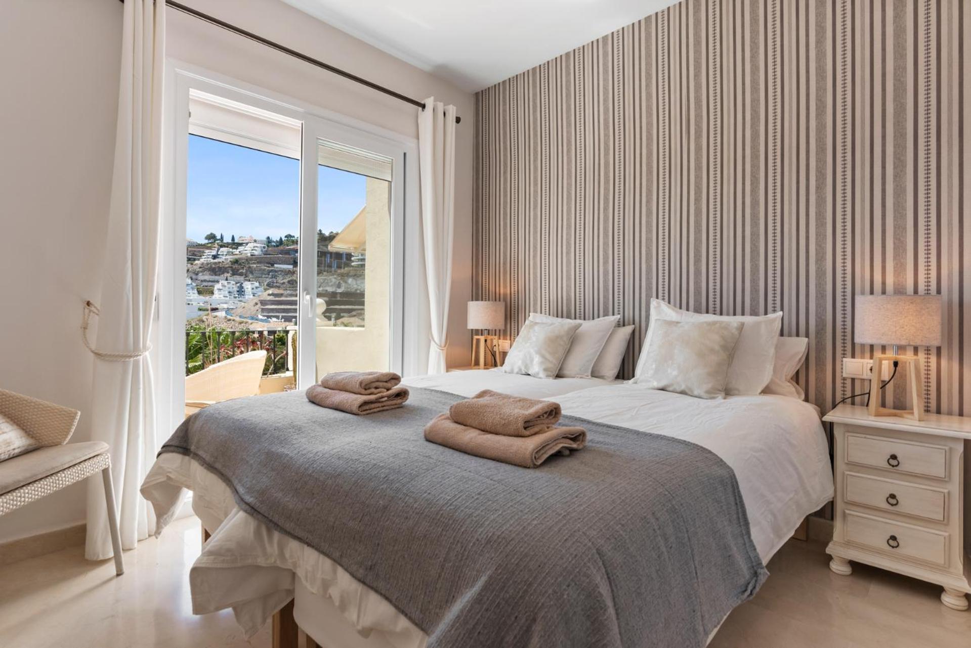 Vakantiehuis La Quinta Hills - Modern Andalusian-style With Rooftop Terrace Marbella