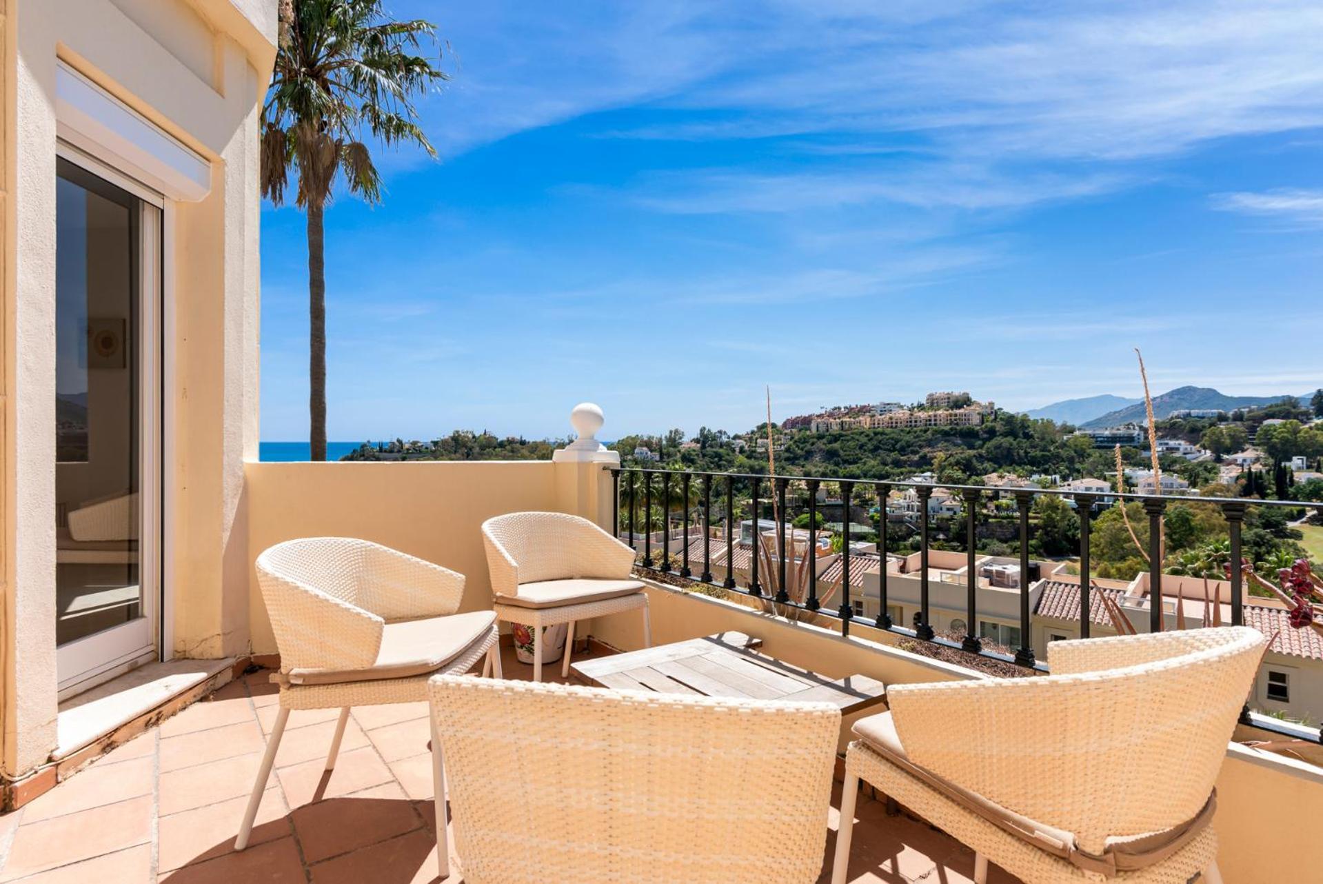 La Quinta Hills - Modern Andalusian-style With Rooftop Terrace Vakantiehuis