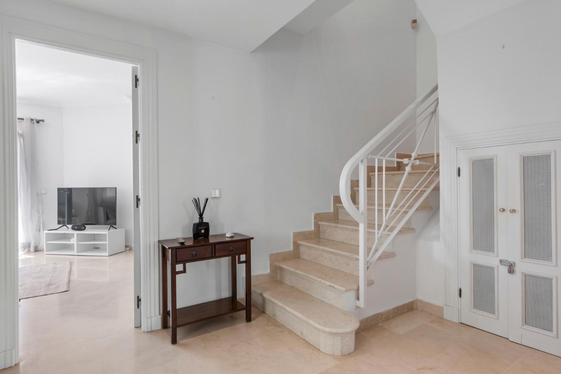 La Quinta Hills - Modern Andalusian-style With Rooftop Terrace * Marbella