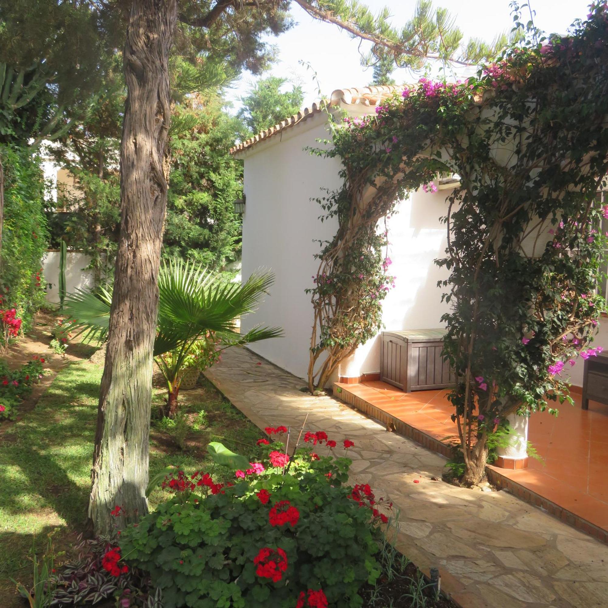 Casa Santorini Las Chapas Сasa de vacaciones Marbella