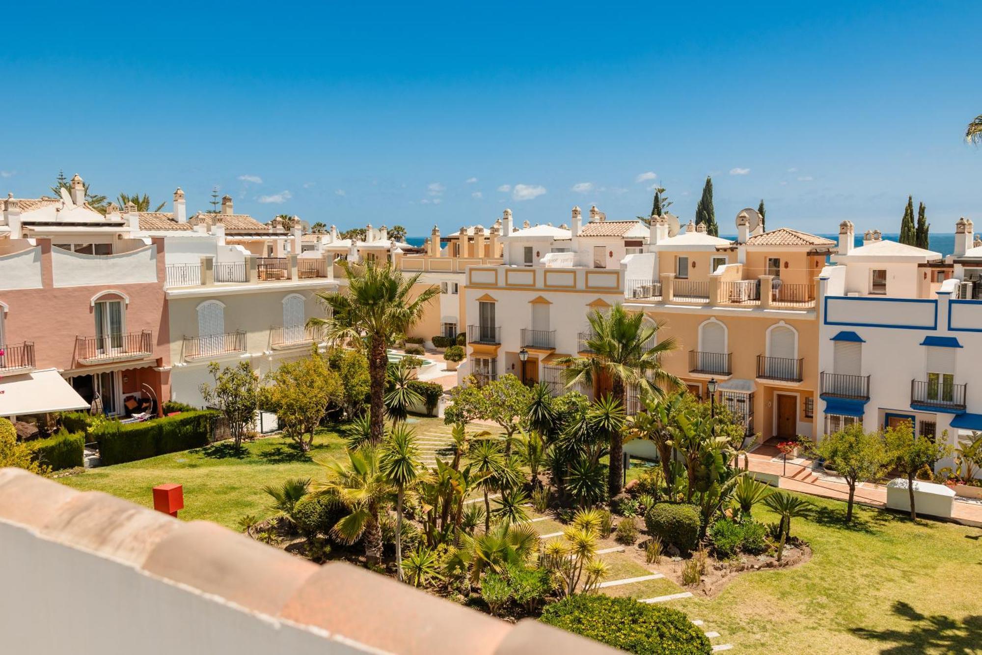 Holiday home Townhouse In First Line Beach, Bahia De Marbella, *