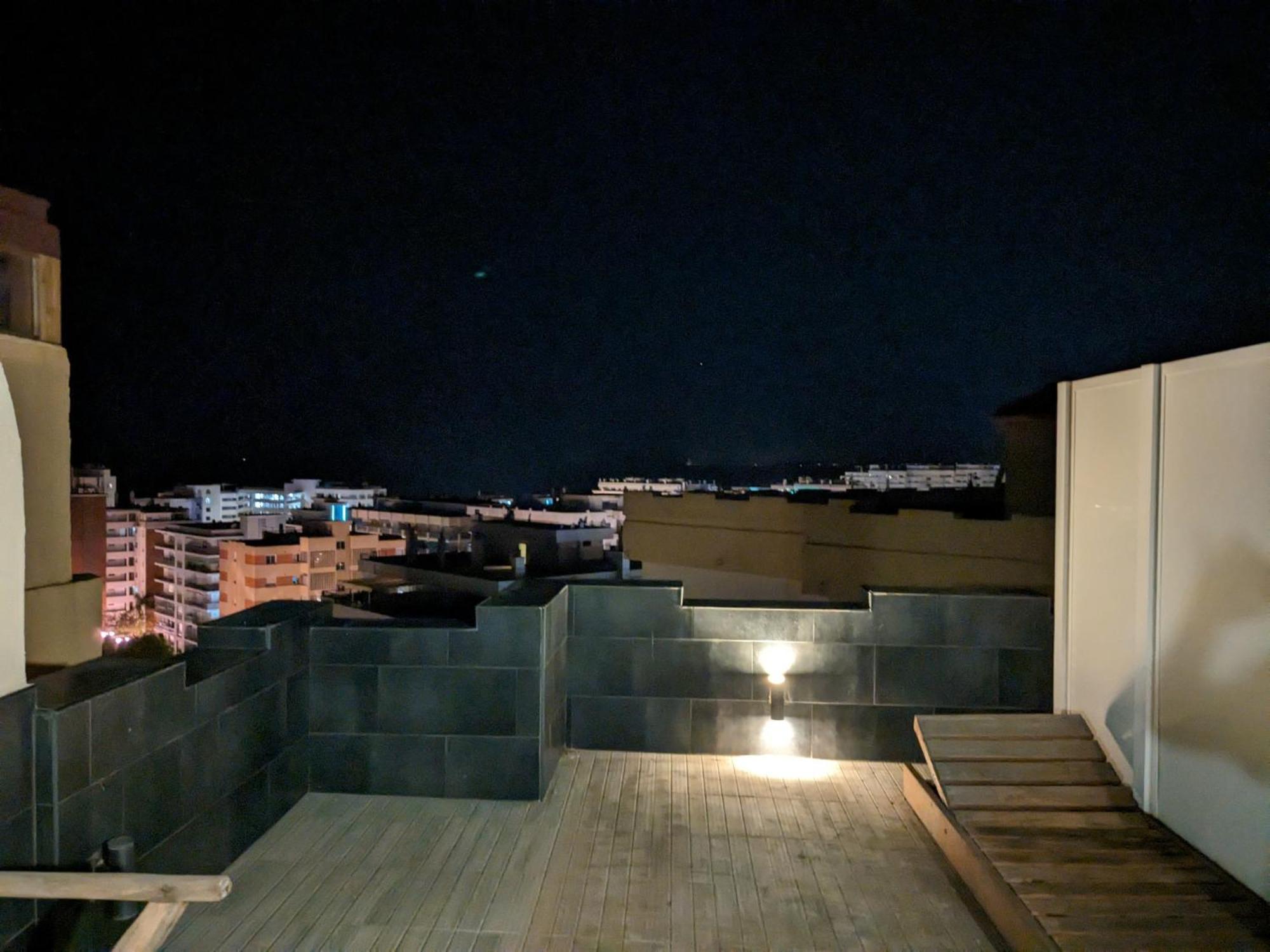 Con Vistas Y Terraza En *