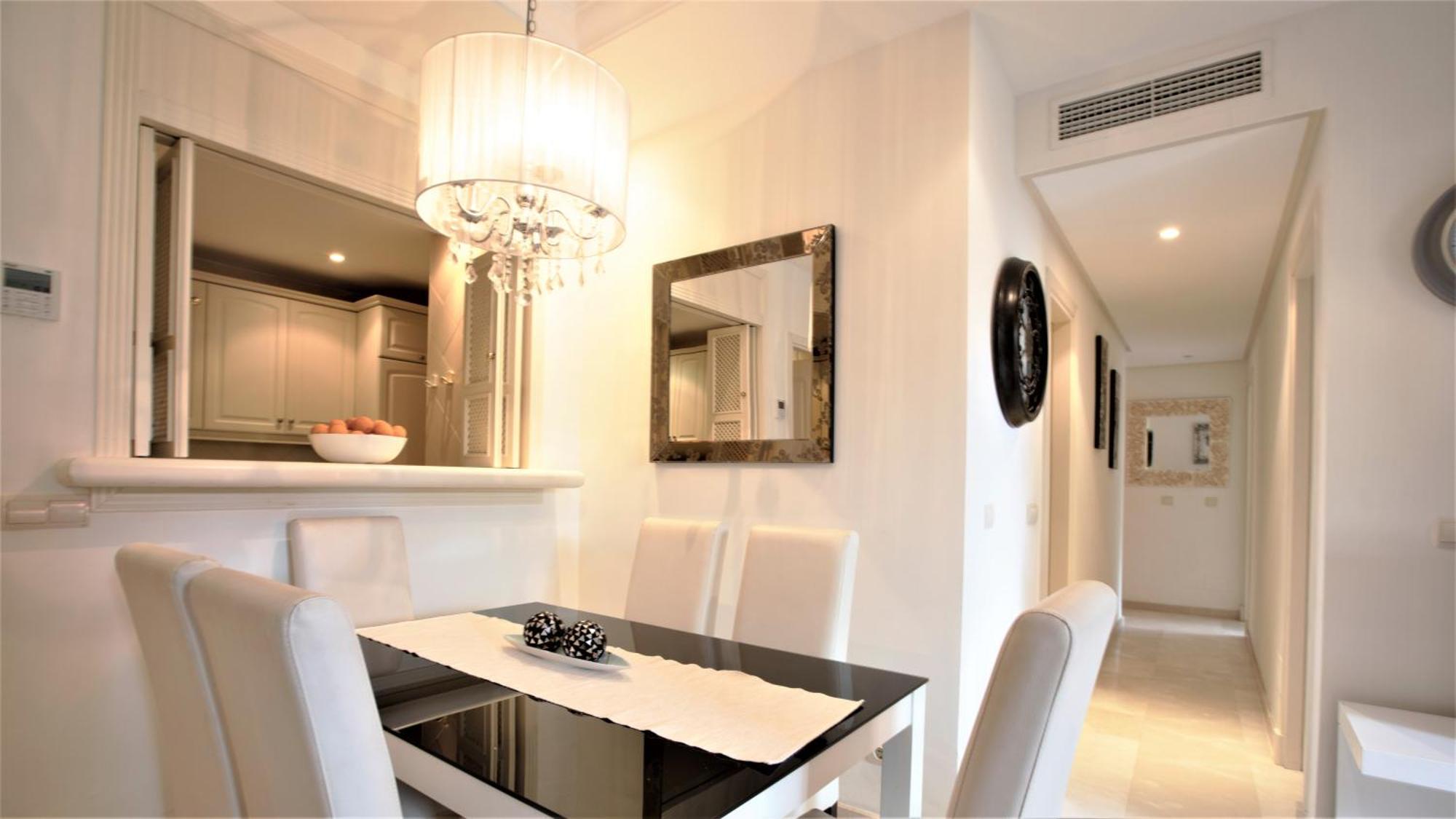 R15 Side 3 Bedroom Flat Apartment Marbella