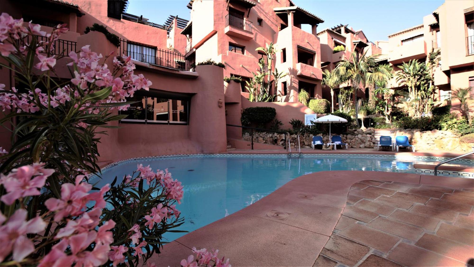 Apartment R15 Side 3 Bedroom Flat Marbella