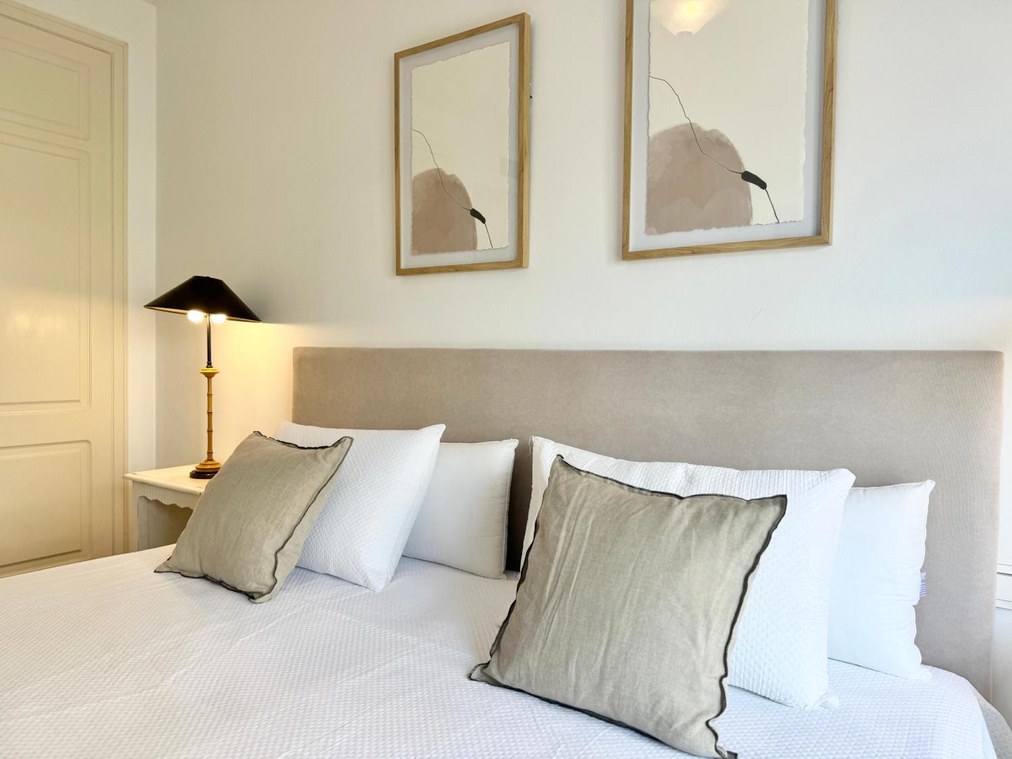 Apartment Ricardo Soriano 12 Center - Eaw Homes