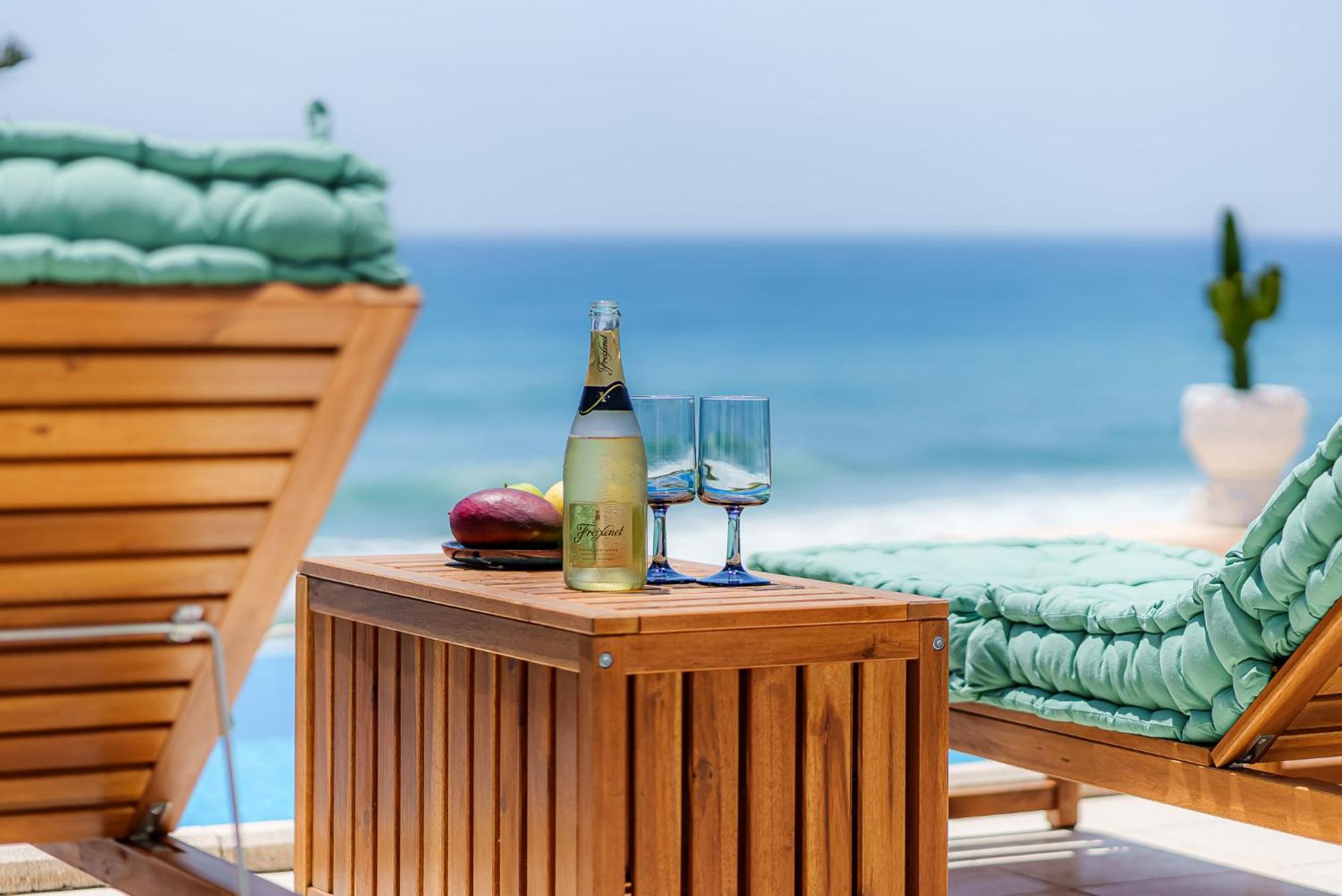 Calmamar Cabopino Beachfront In Villa *
