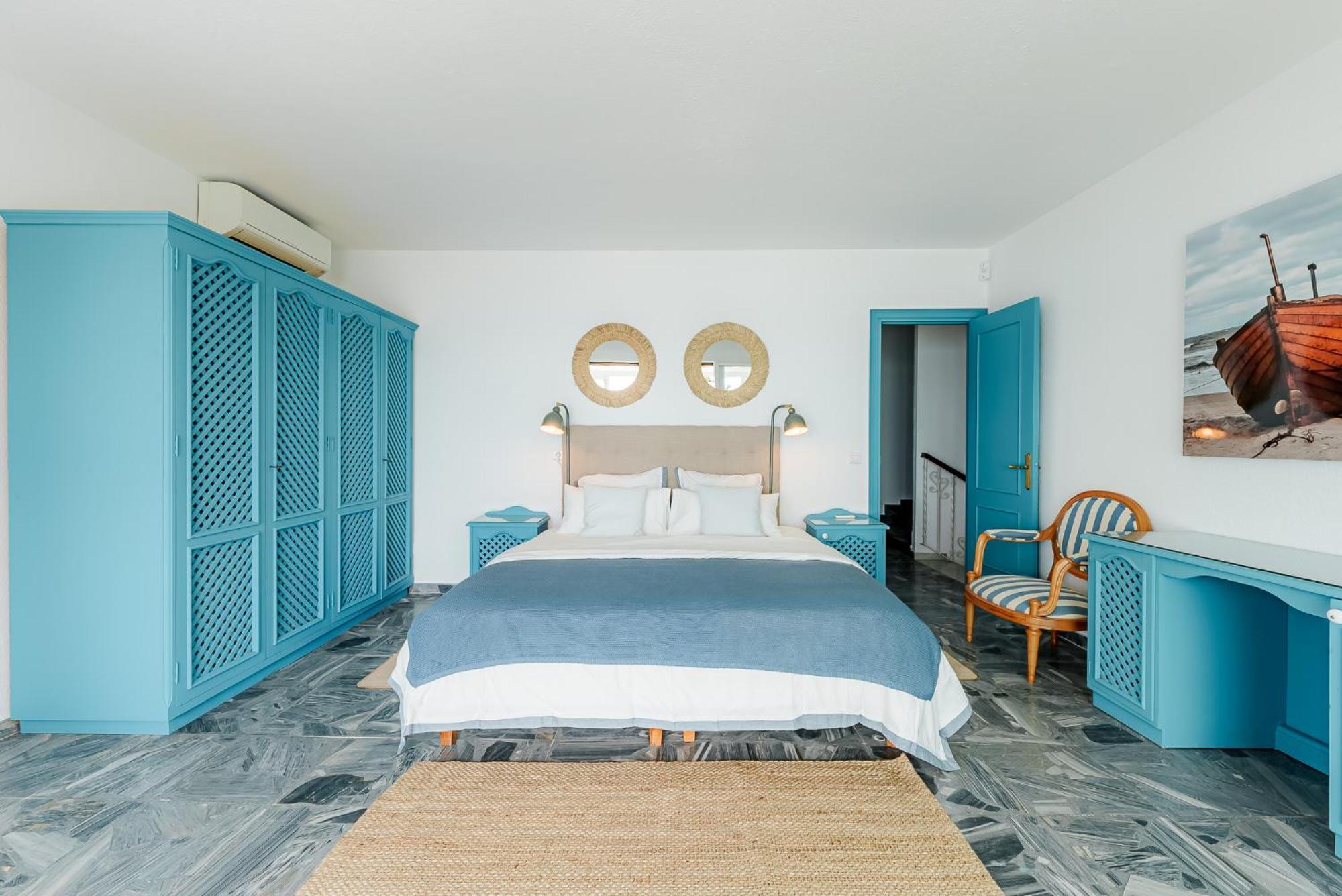Calmamar Cabopino Beachfront In Villa