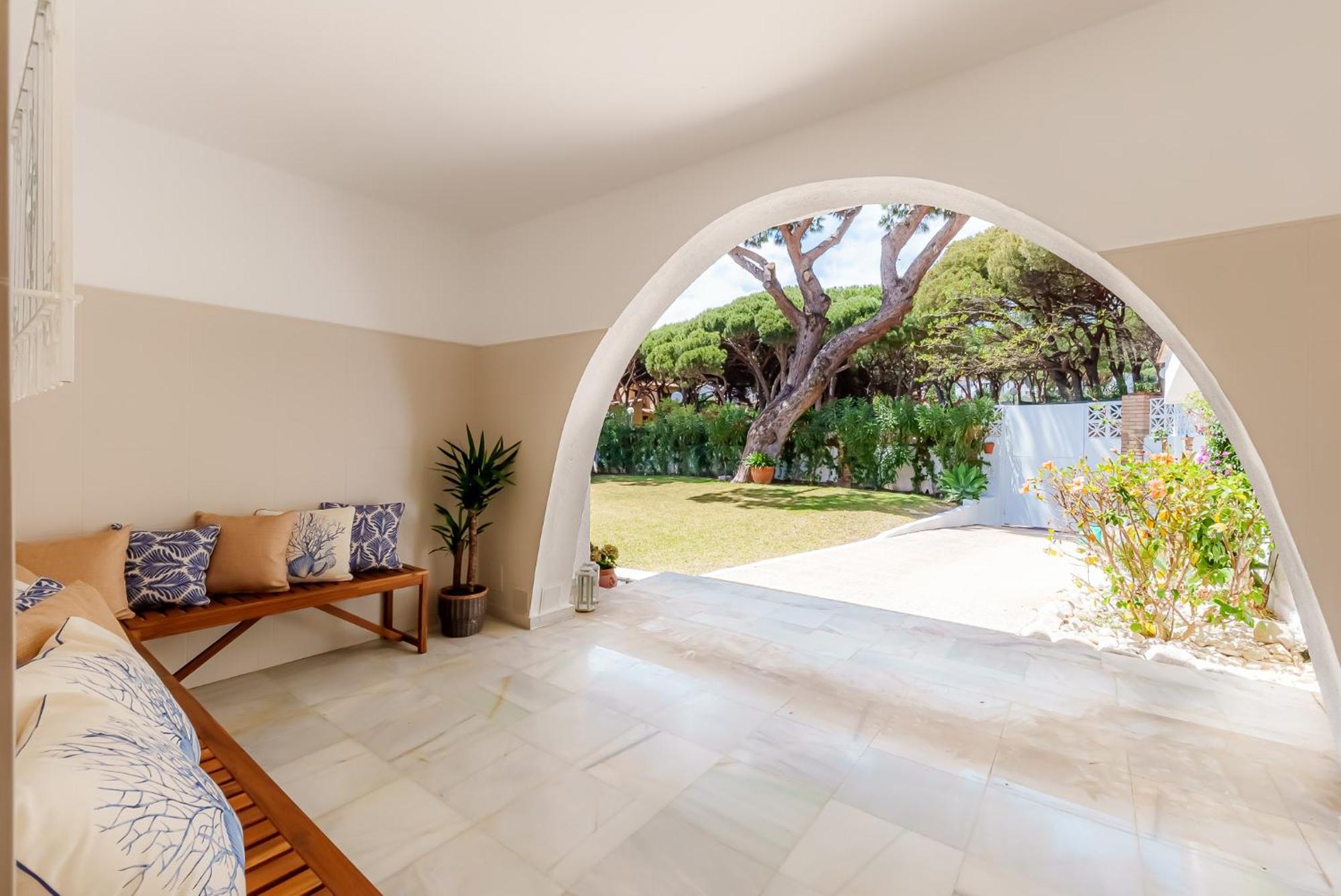 Calmamar Cabopino Beachfront In Villa *