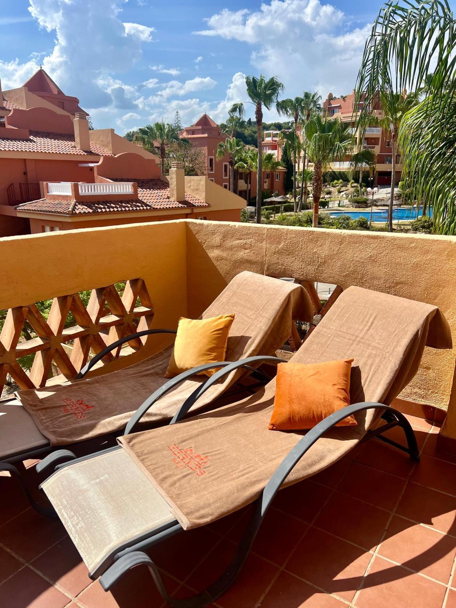2 Bedroom East - La Reserva De *