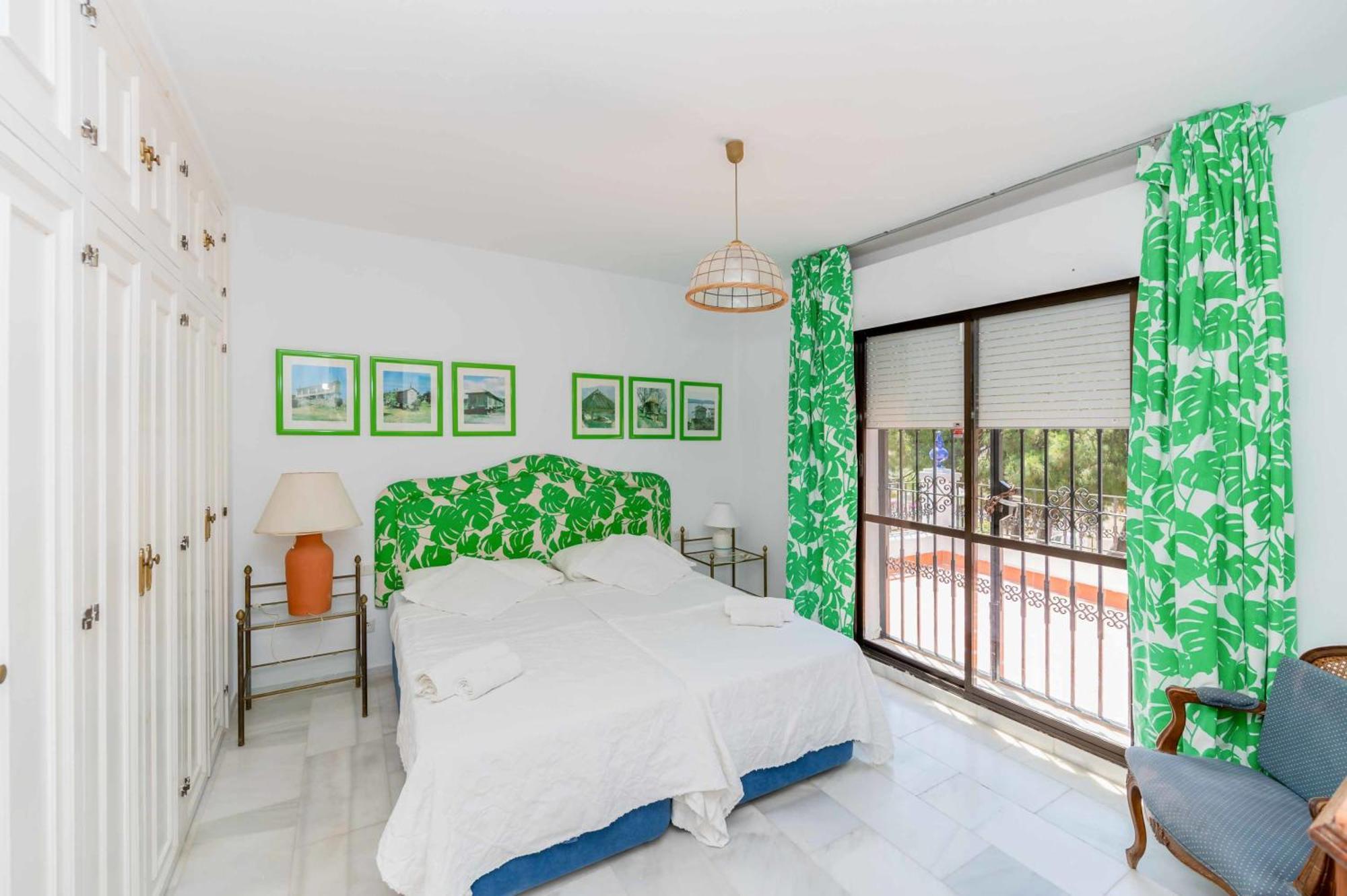 Del Puerto Cabopino Chalet