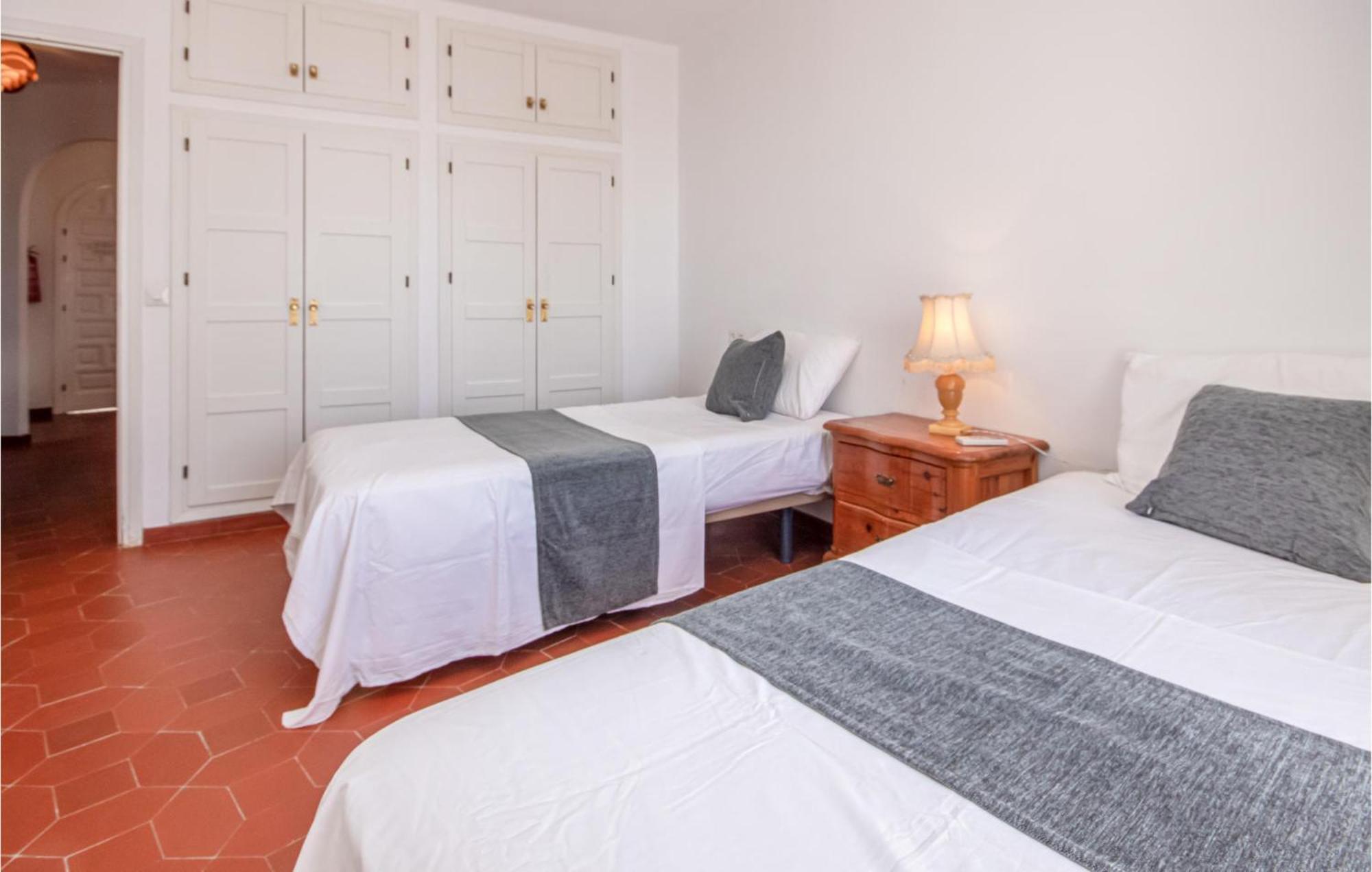 Gorgeous In With House Sea View Holiday home