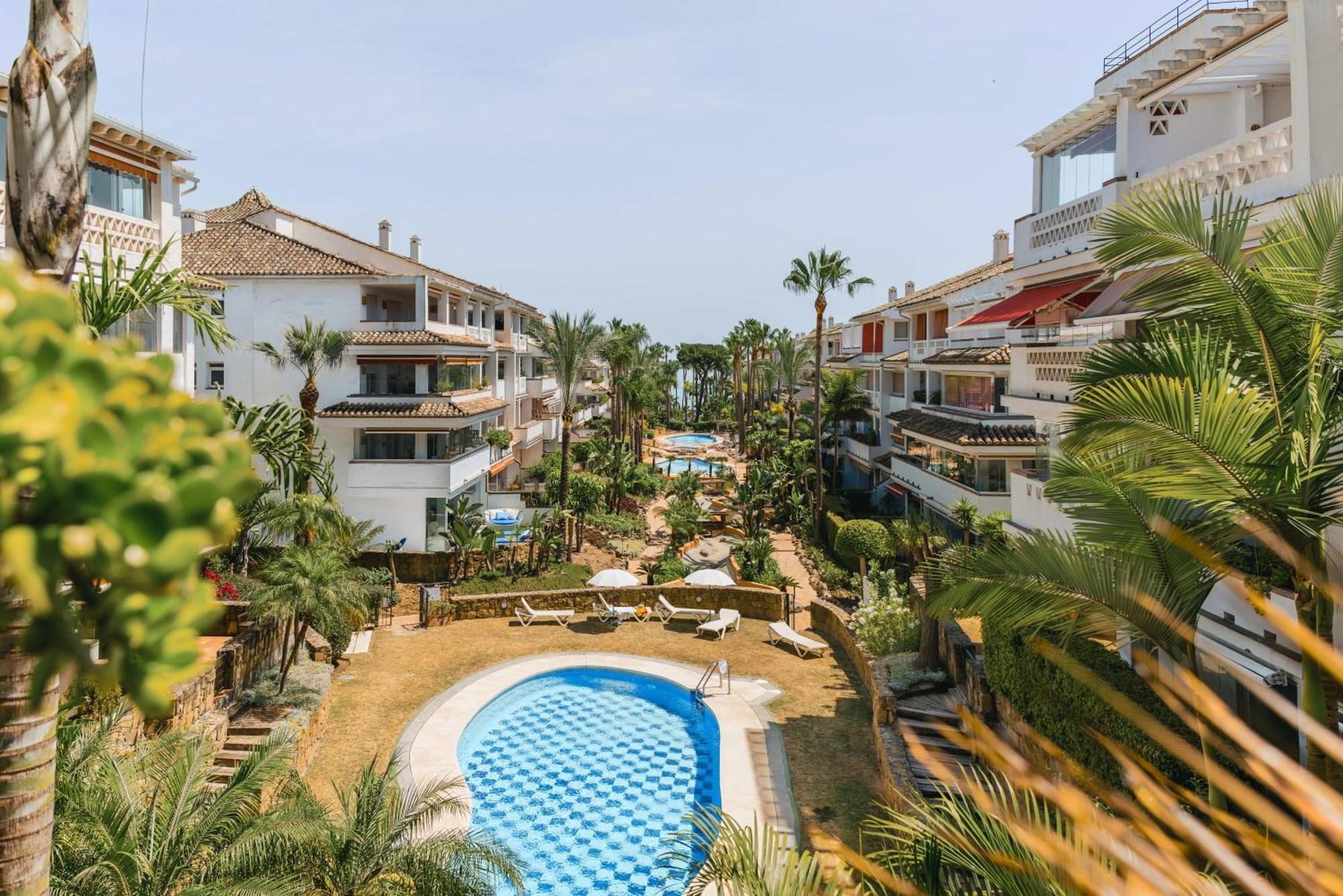 Beachfront Golden Mile Puento Sea View Wifi Marbella