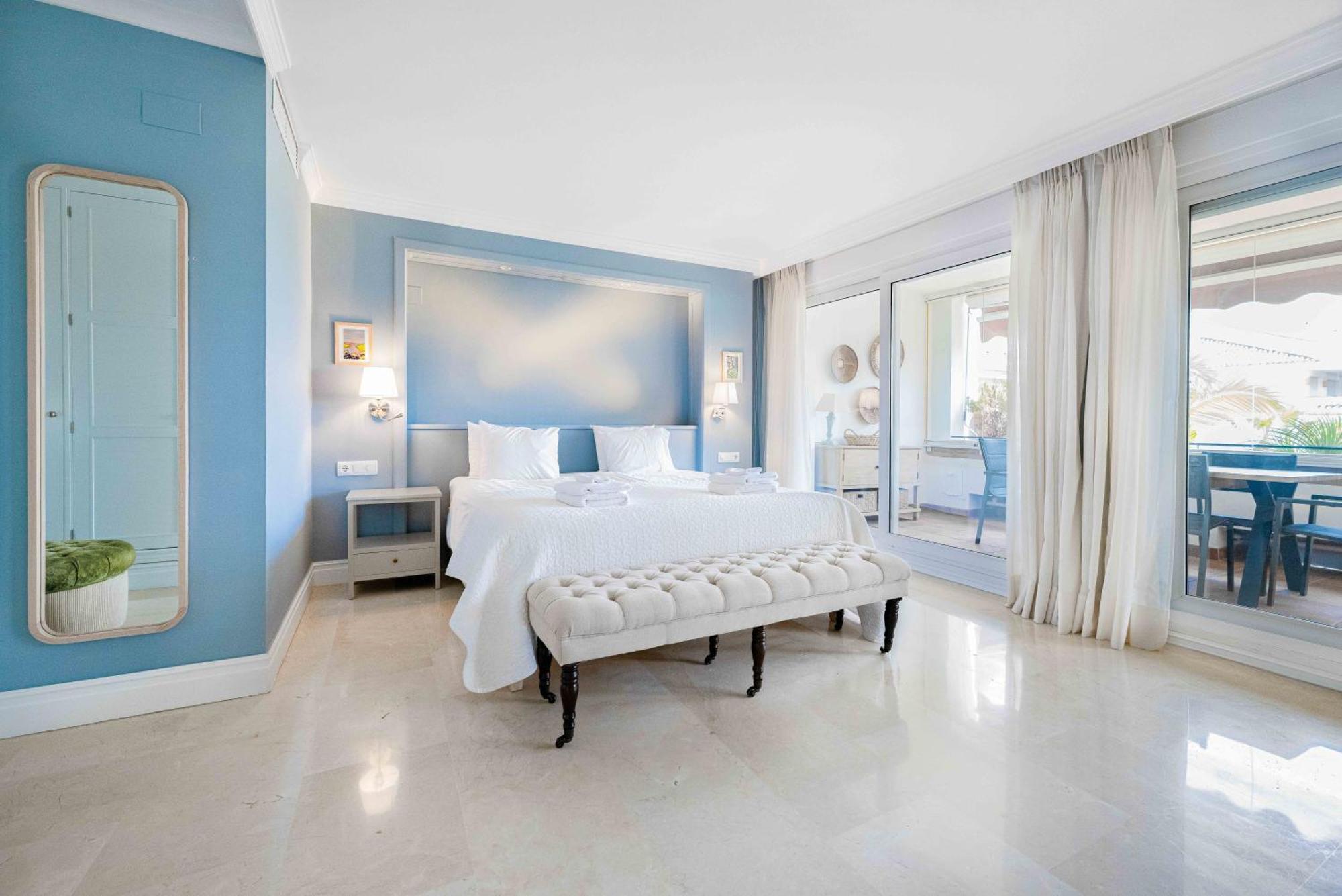 Beachfront Golden Mile Puento Sea View Wifi * Marbella