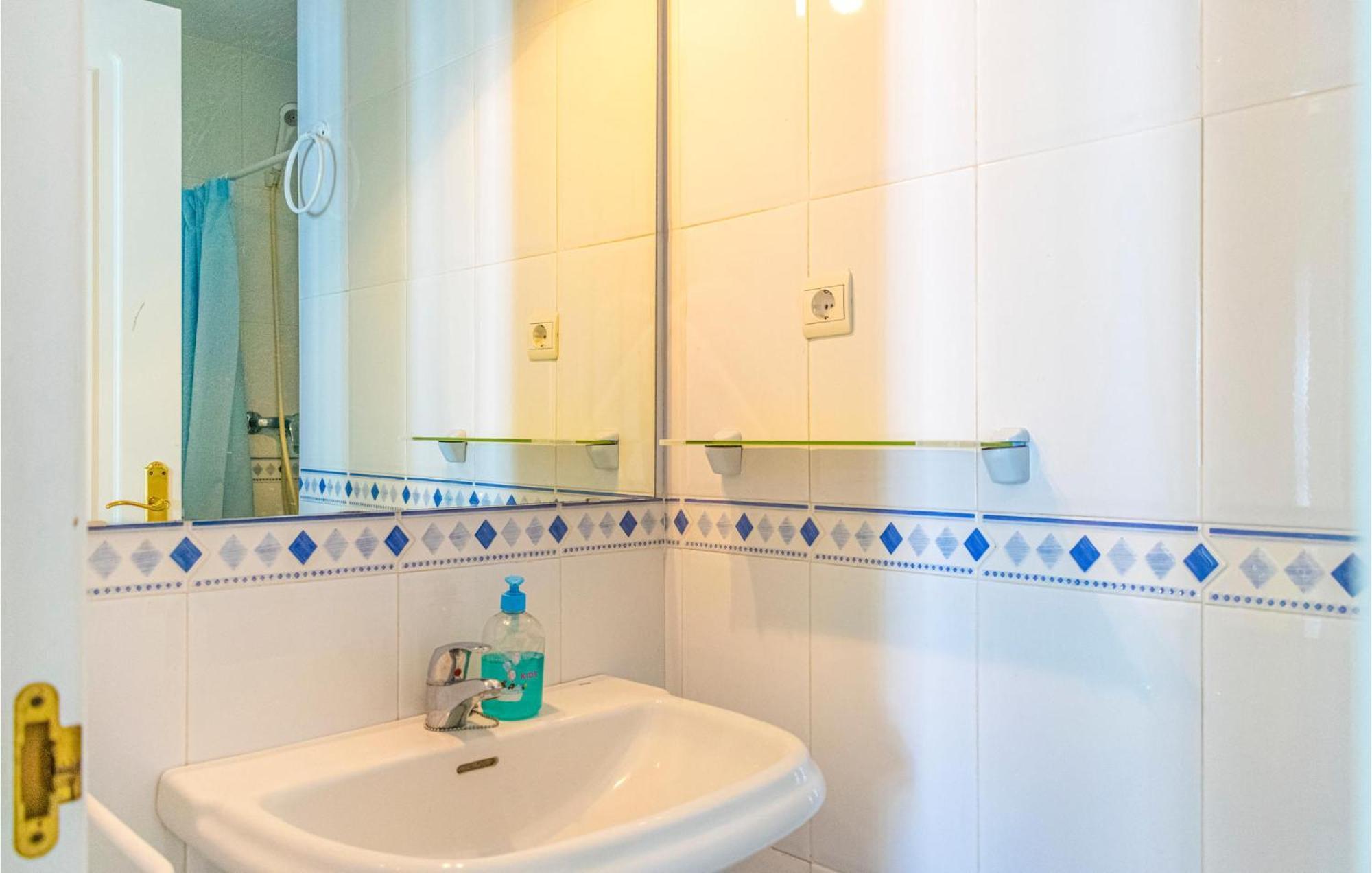 Lovely In With Kitchenette Apartment