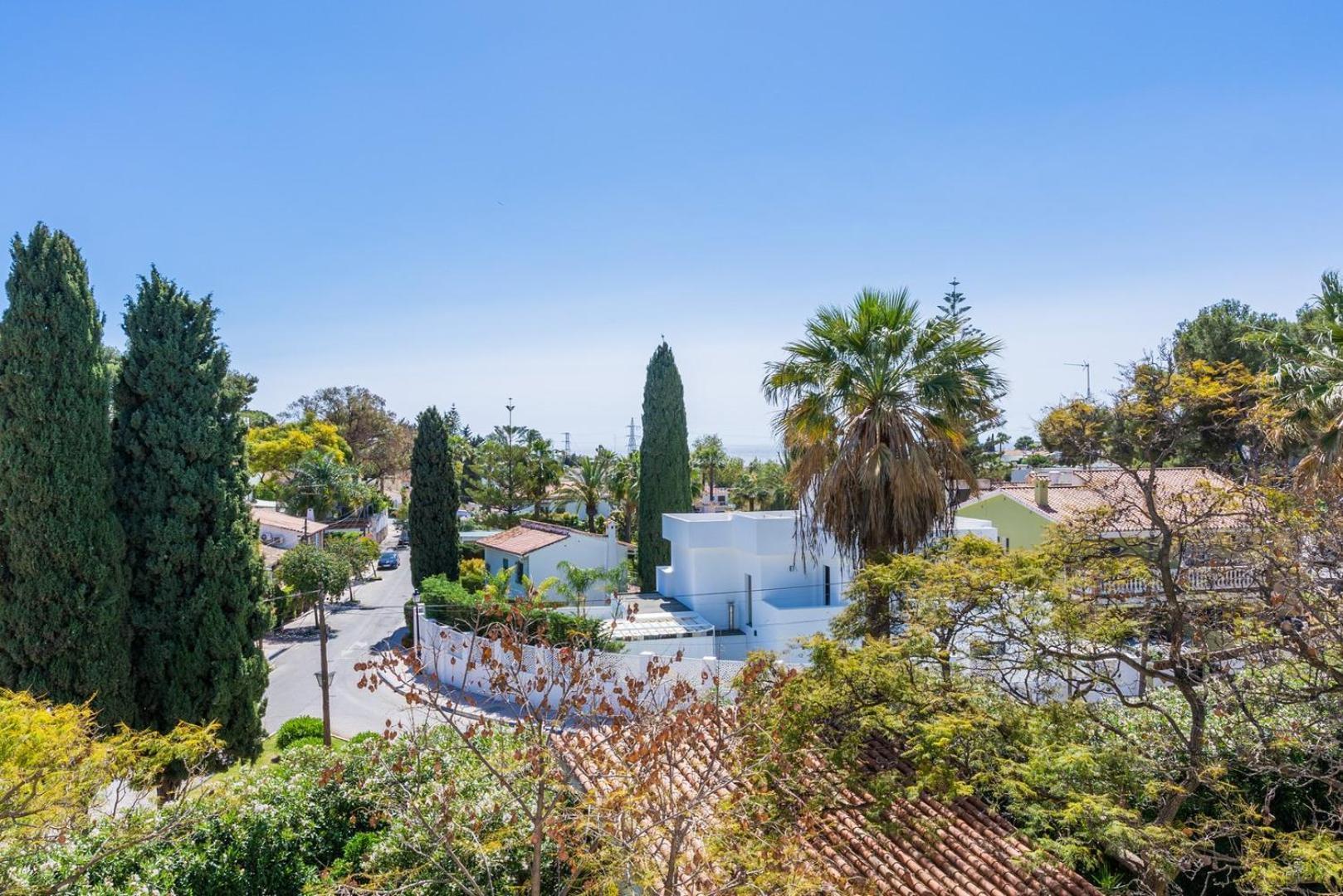 Guestready - Chasing The Sun In Malaga Marbella