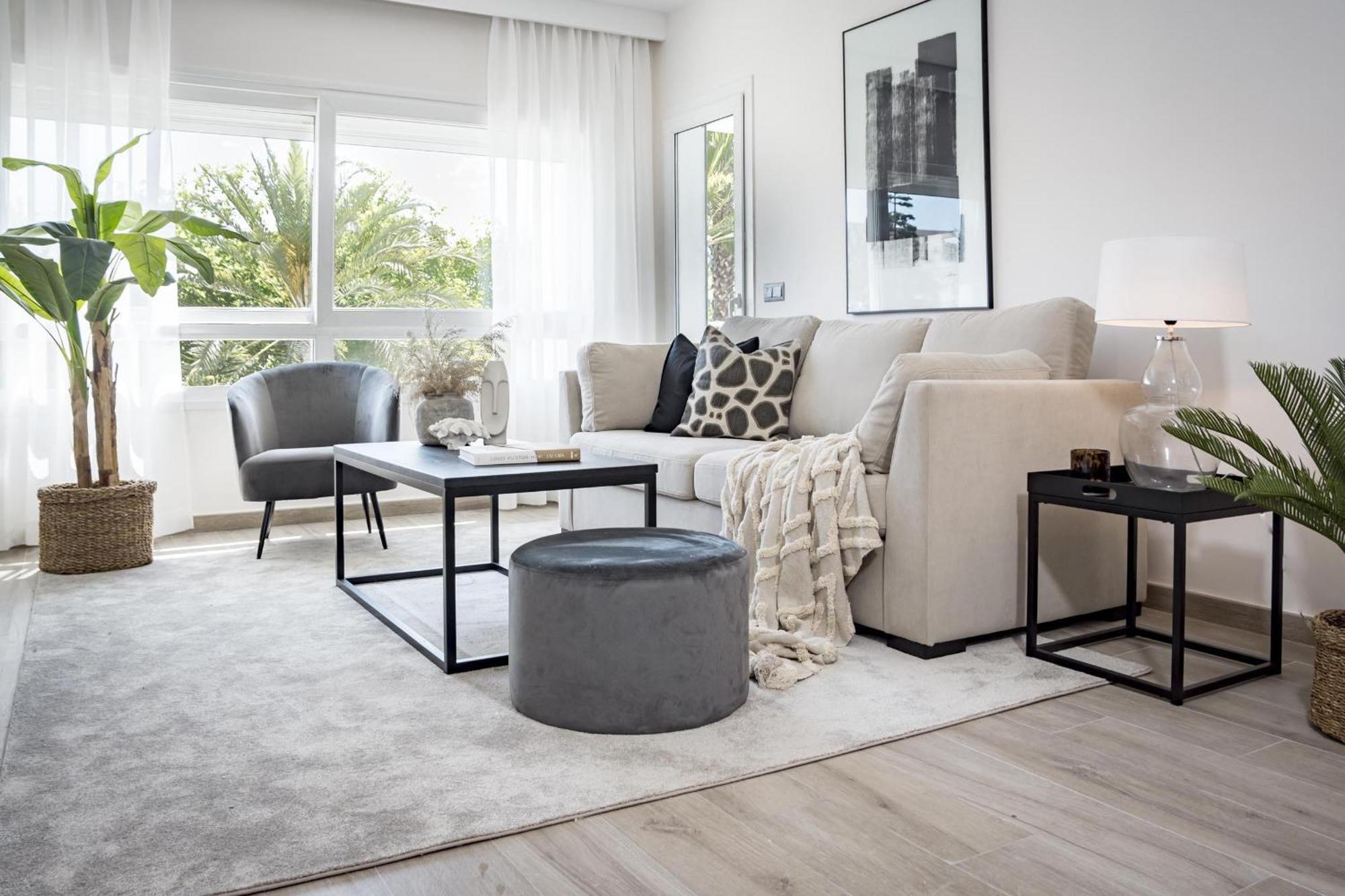 Pr- Stunning Flat Front Line Puerto Banus Apartment