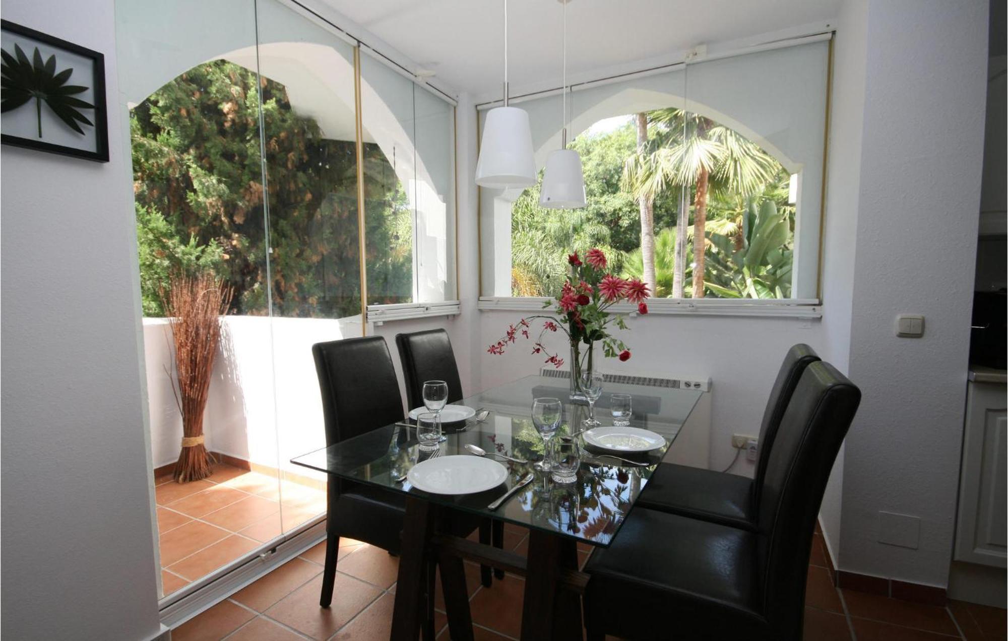 Lovely Apartment In Marbella-Las Chapas