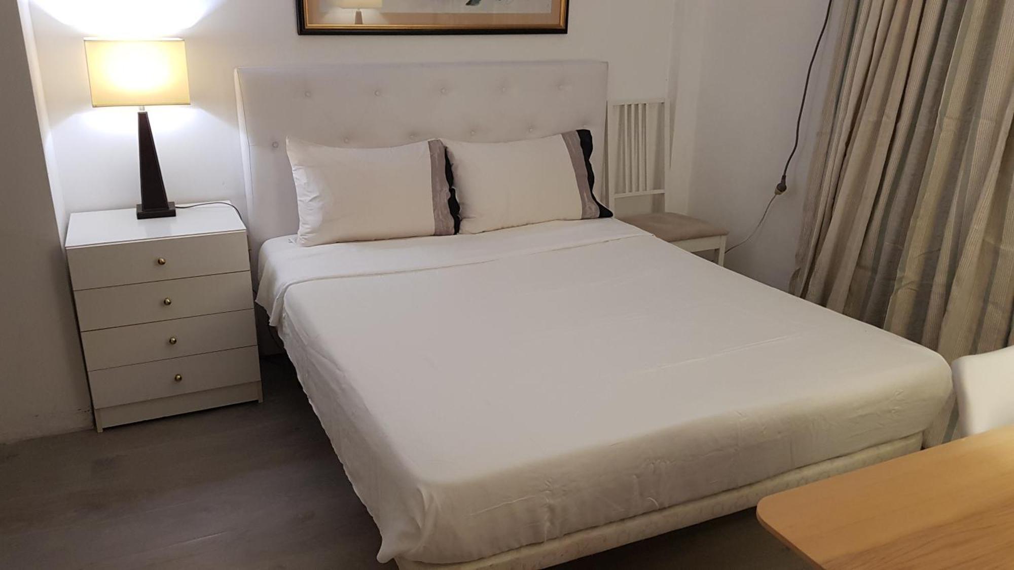 Little Peaceful Retreat With Bath, Heating, Terrace, Free Wifi Fridge Easy Parking Accommodatie bij particulieren *