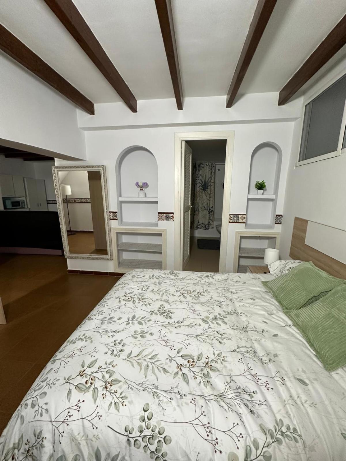 Almar Apartment *