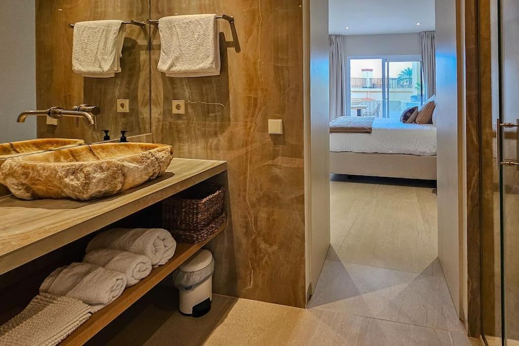 Oleholidays 612 Romana Playa Junto Al Mar Appartement Marbella