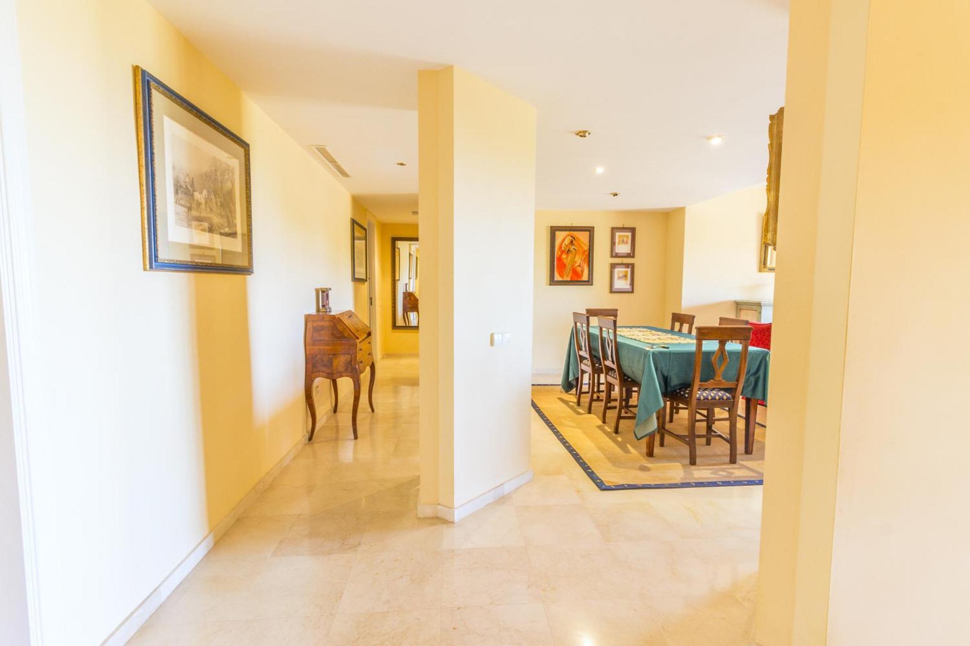 Cubo's Boutique Elviria Hills Apartment