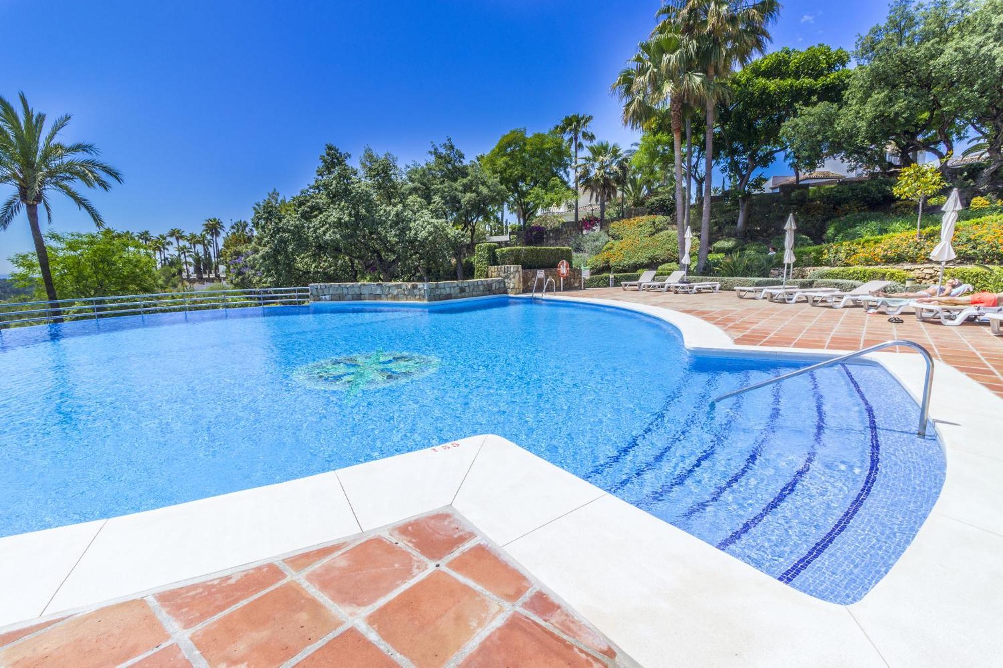 Cubo's Boutique Elviria Hills Apartment Marbella