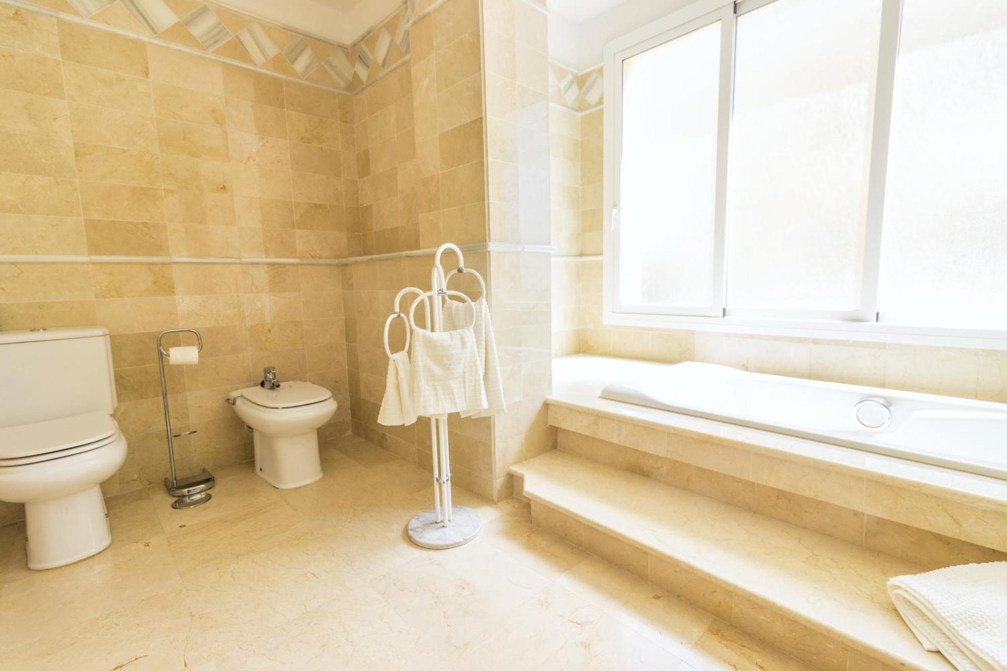Cubo's Boutique Elviria Hills