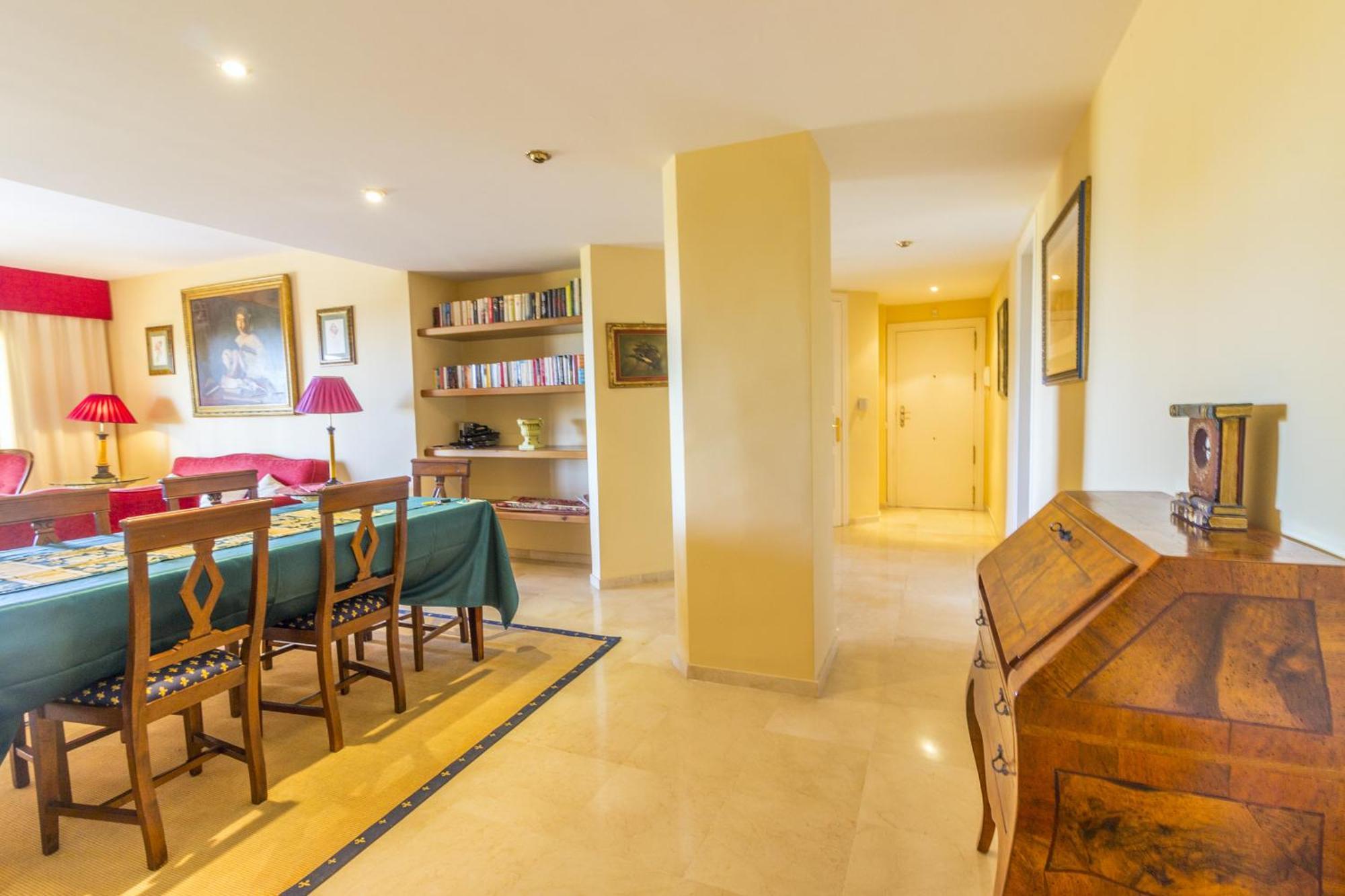Apartment Cubo's Boutique Elviria Hills