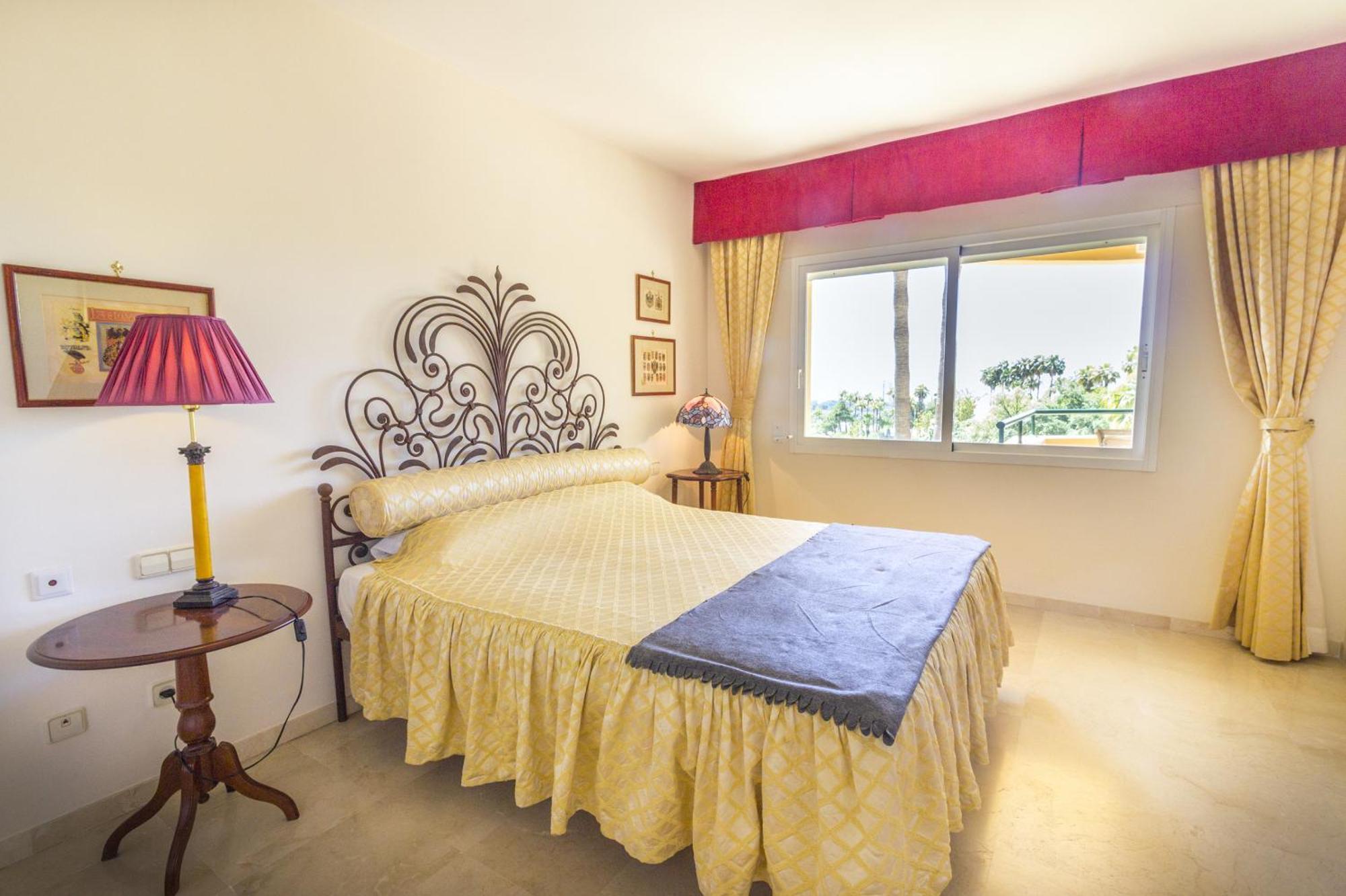 Apartment Cubo's Boutique Elviria Hills *