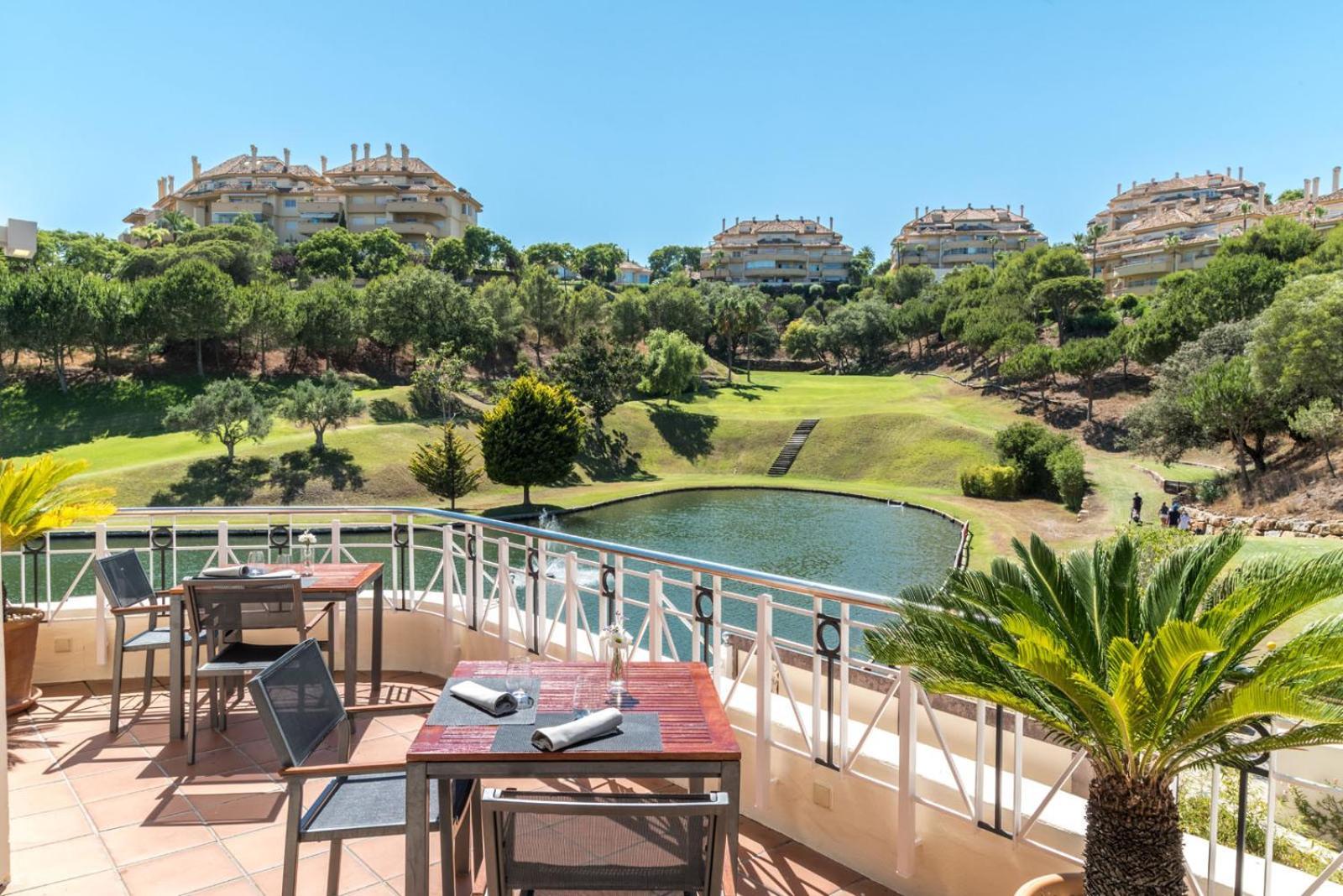 Cubo's Boutique Elviria Hills Marbella