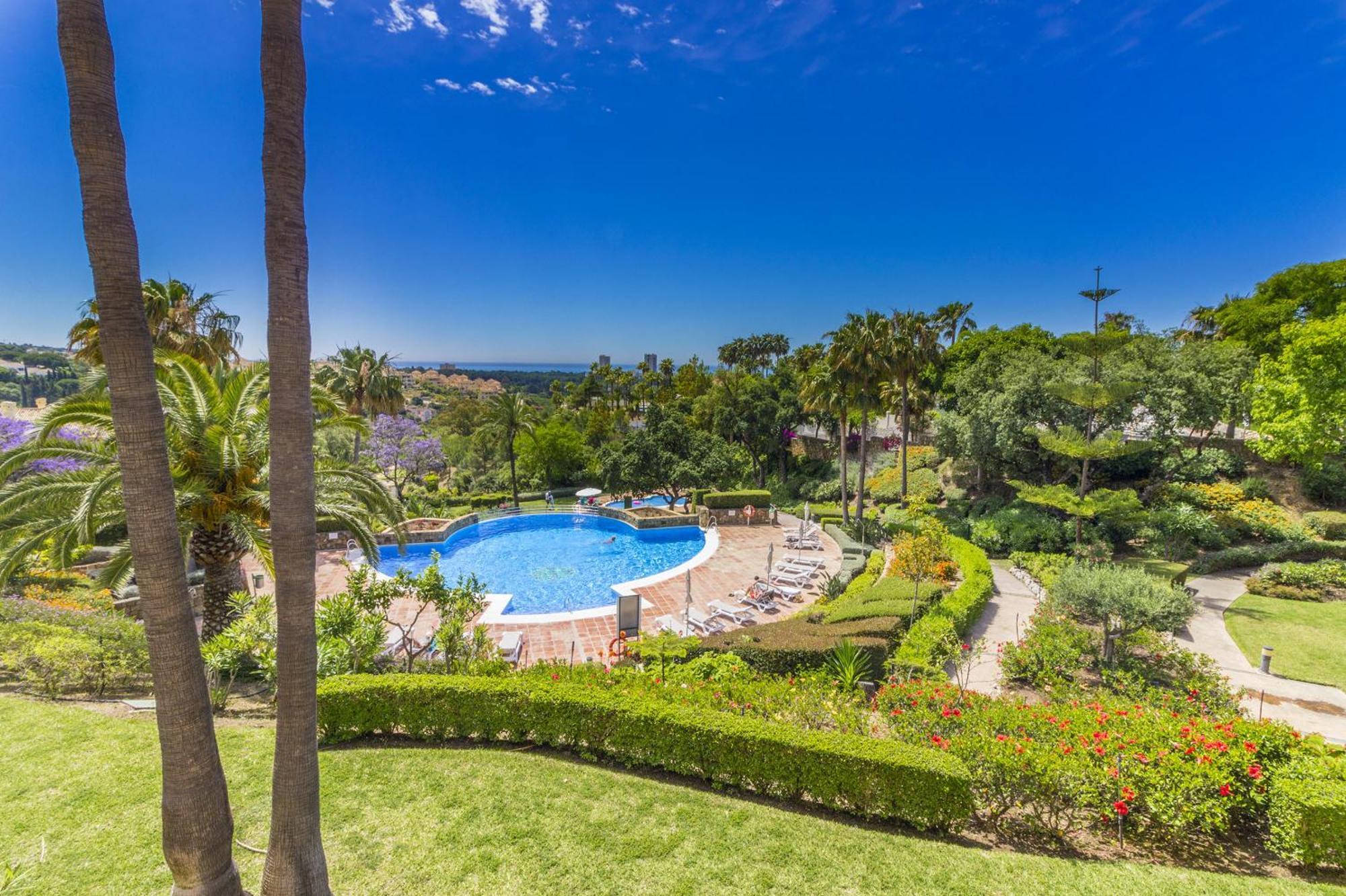 Cubo's Boutique Elviria Hills Apartment