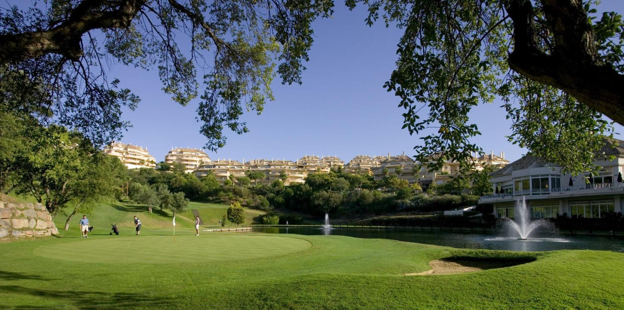 Apartment Cubo's Boutique Elviria Hills
