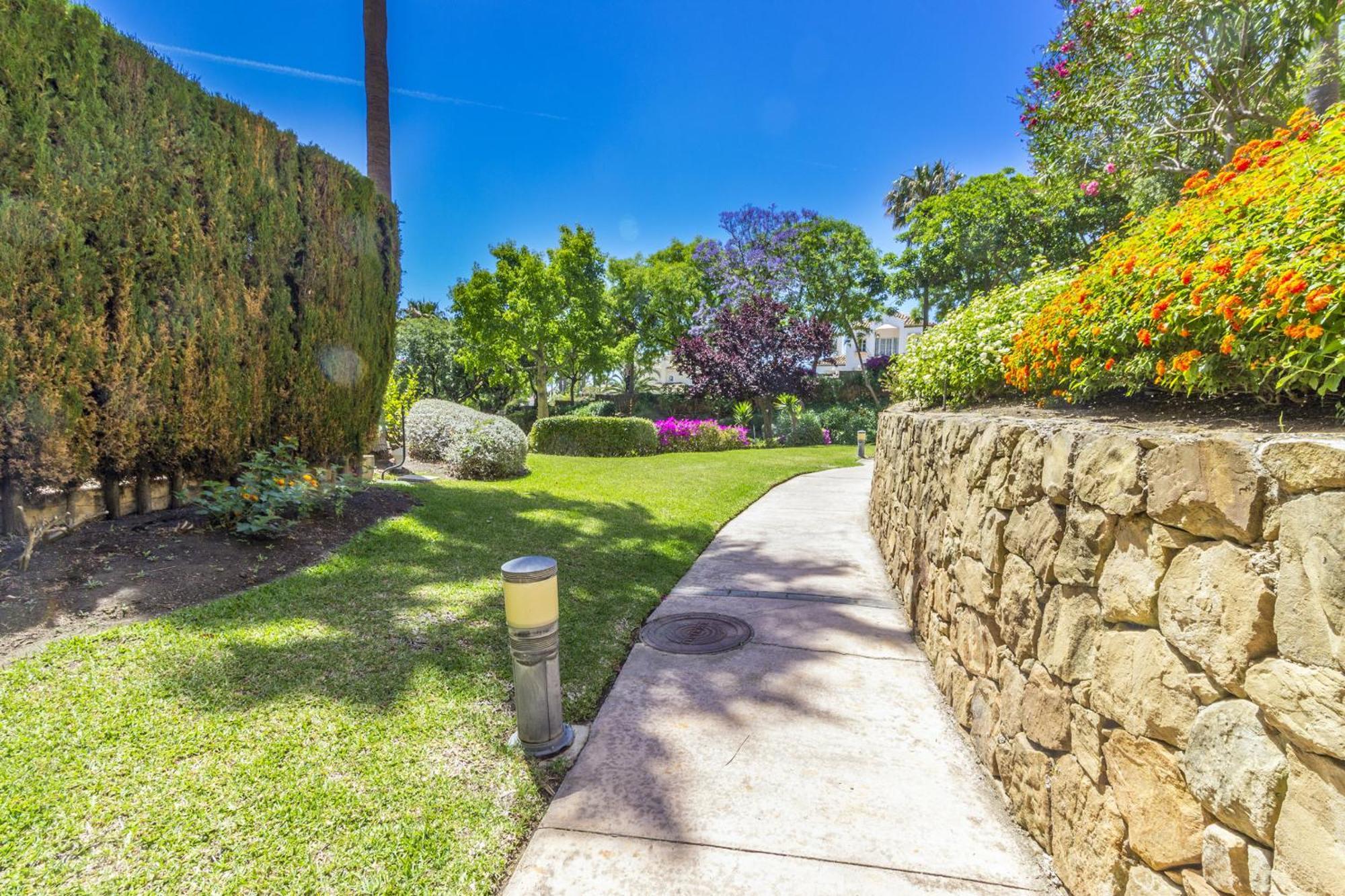 Cubo's Boutique Elviria Hills Apartment Marbella